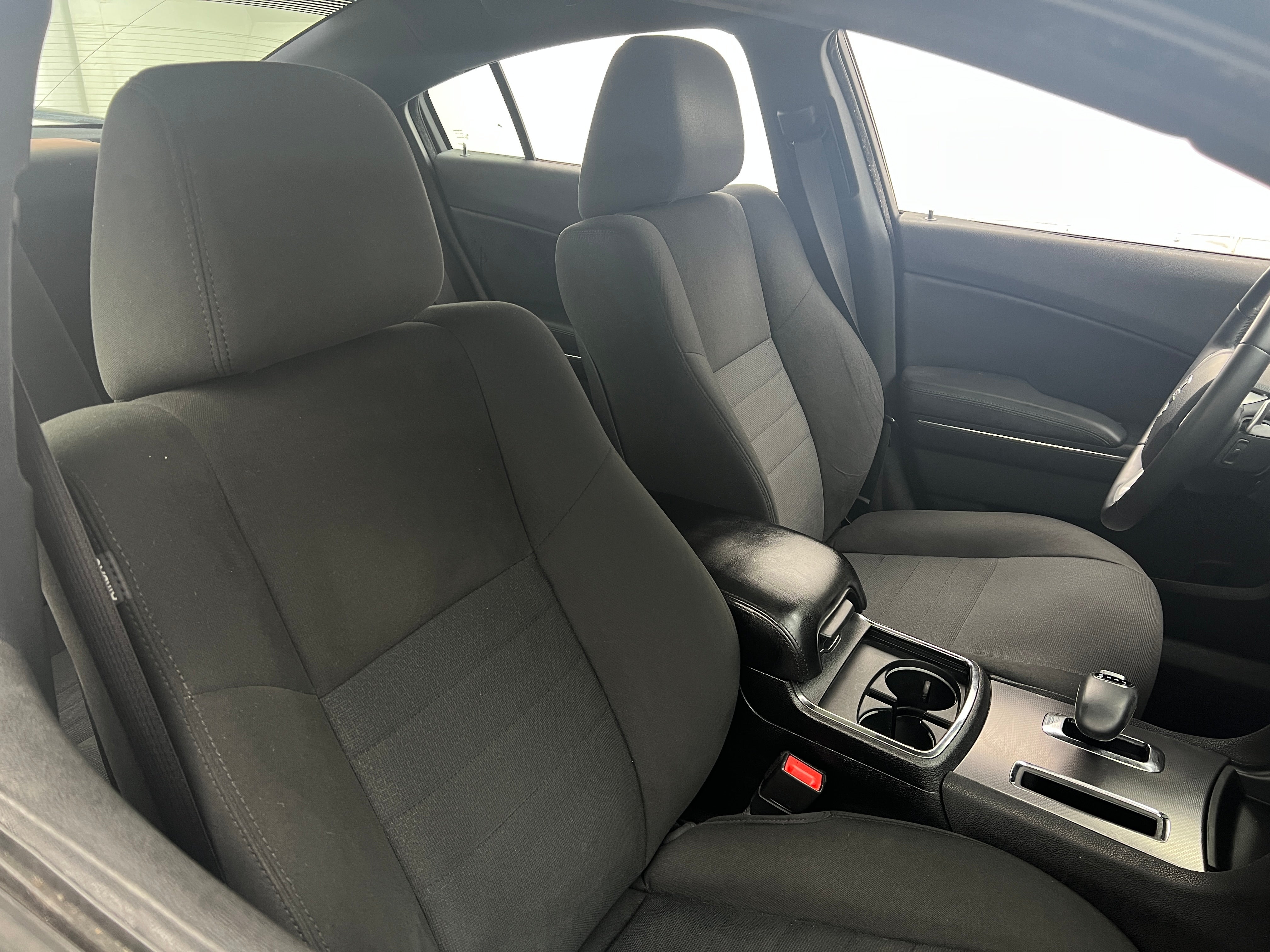 2014 Dodge Charger SXT 2