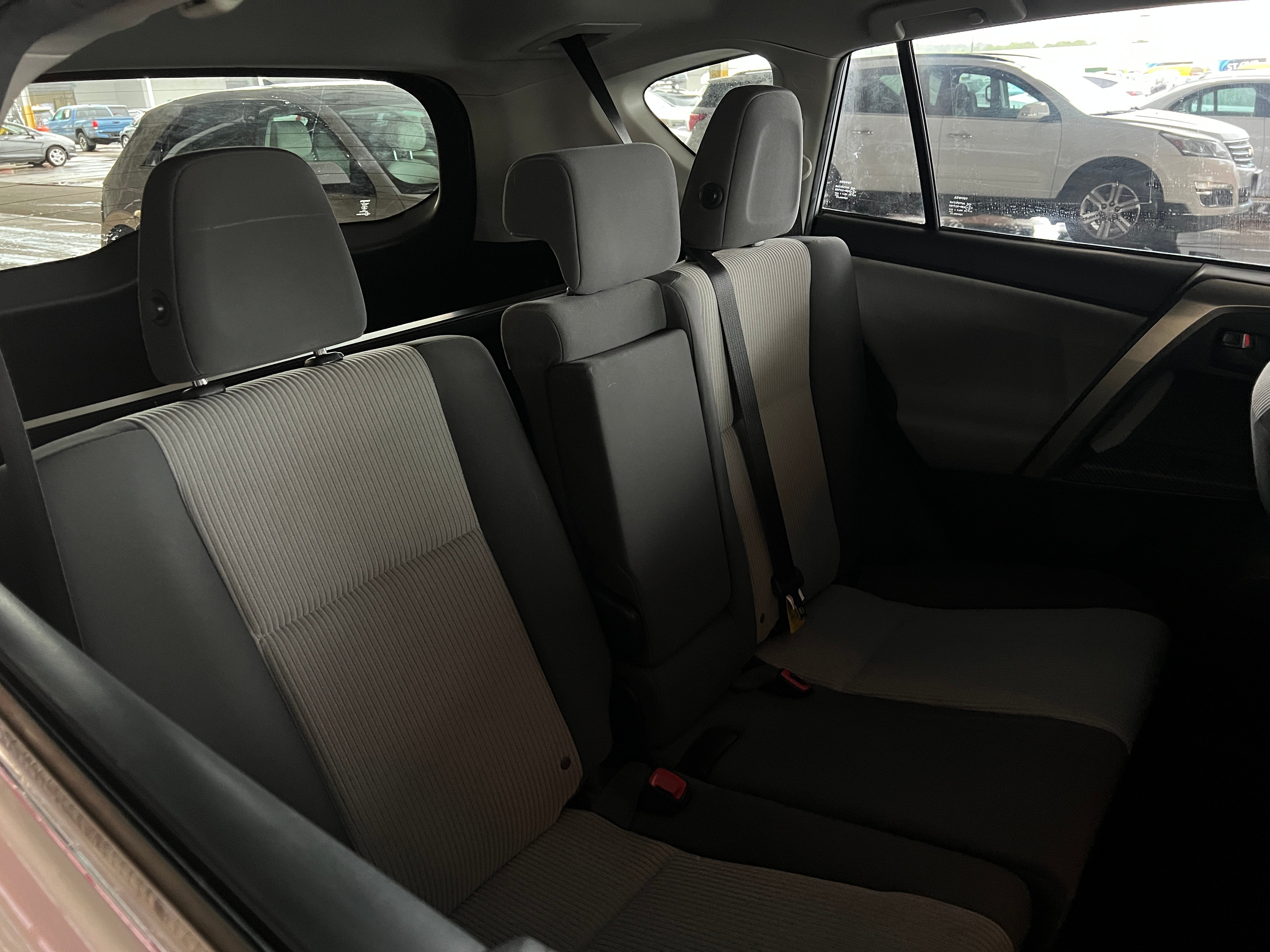 2015 Toyota RAV4 LE 6