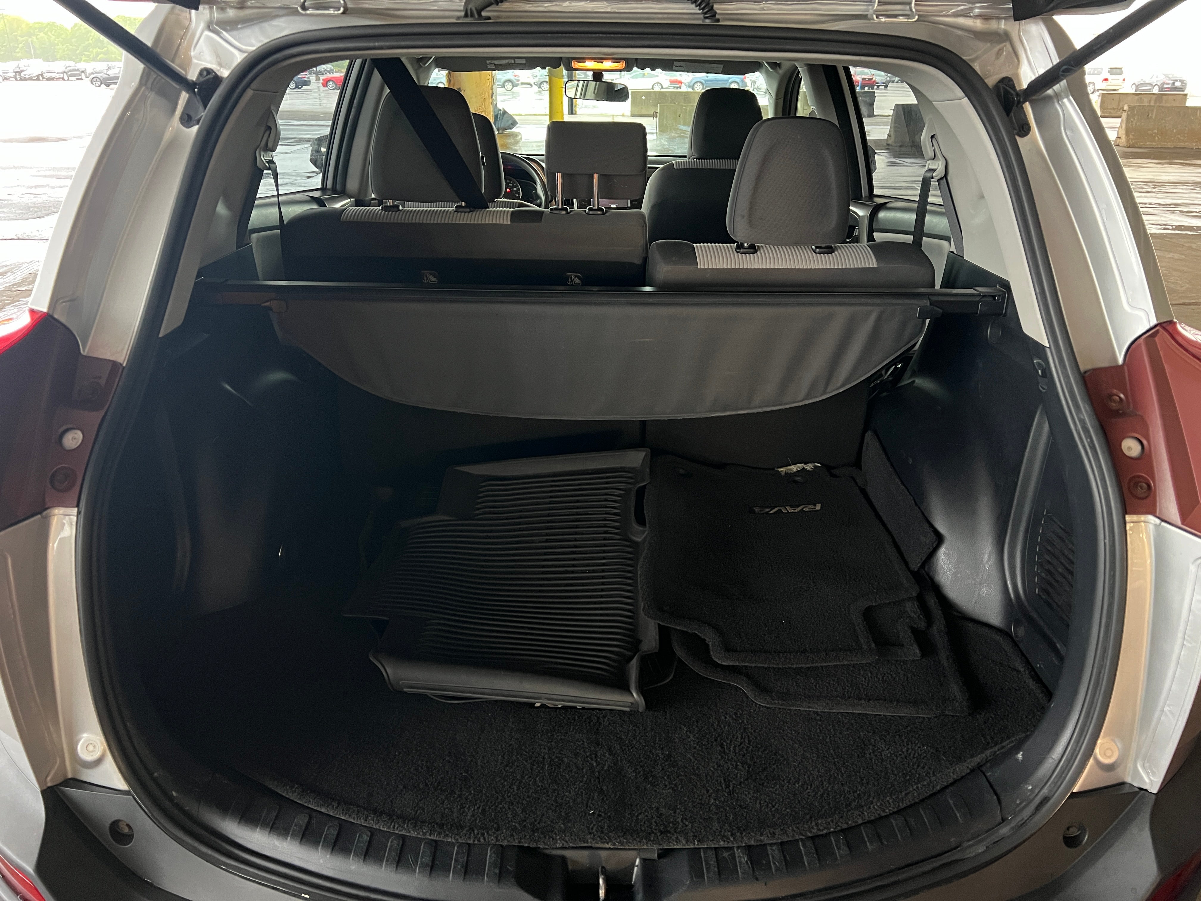 2015 Toyota RAV4 LE 7