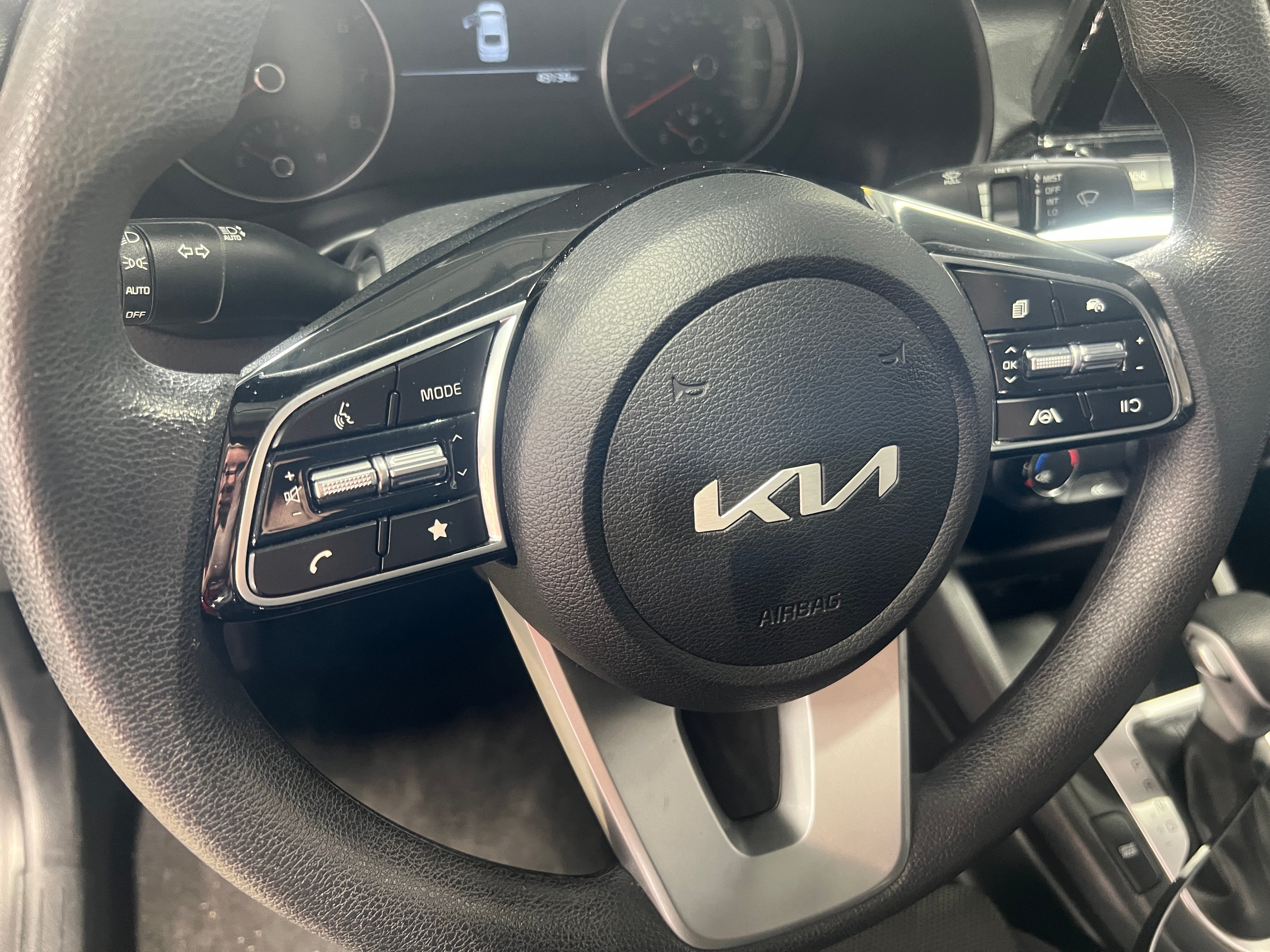 2022 Kia Forte FE 5