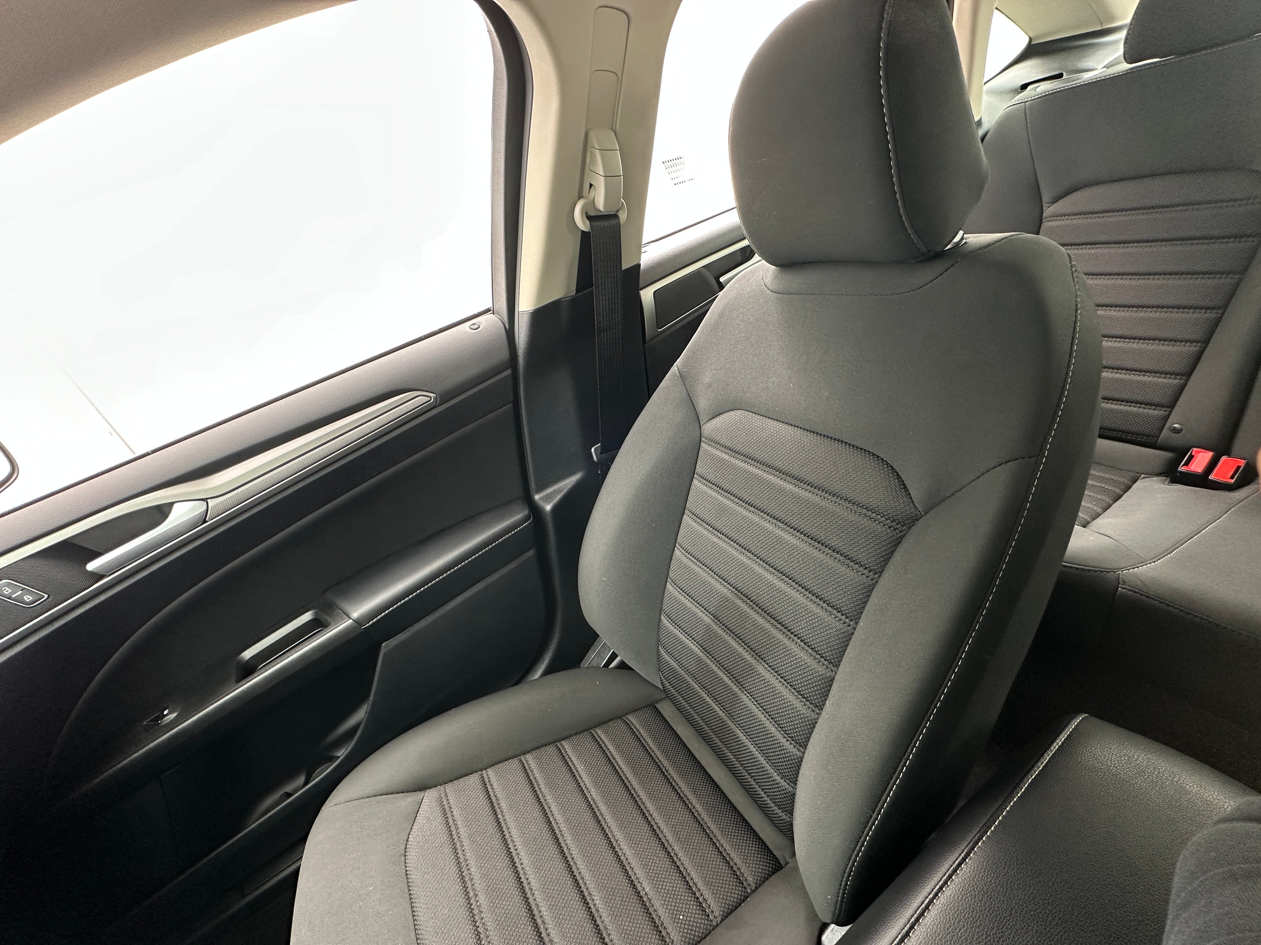2020 Ford Fusion SE 2
