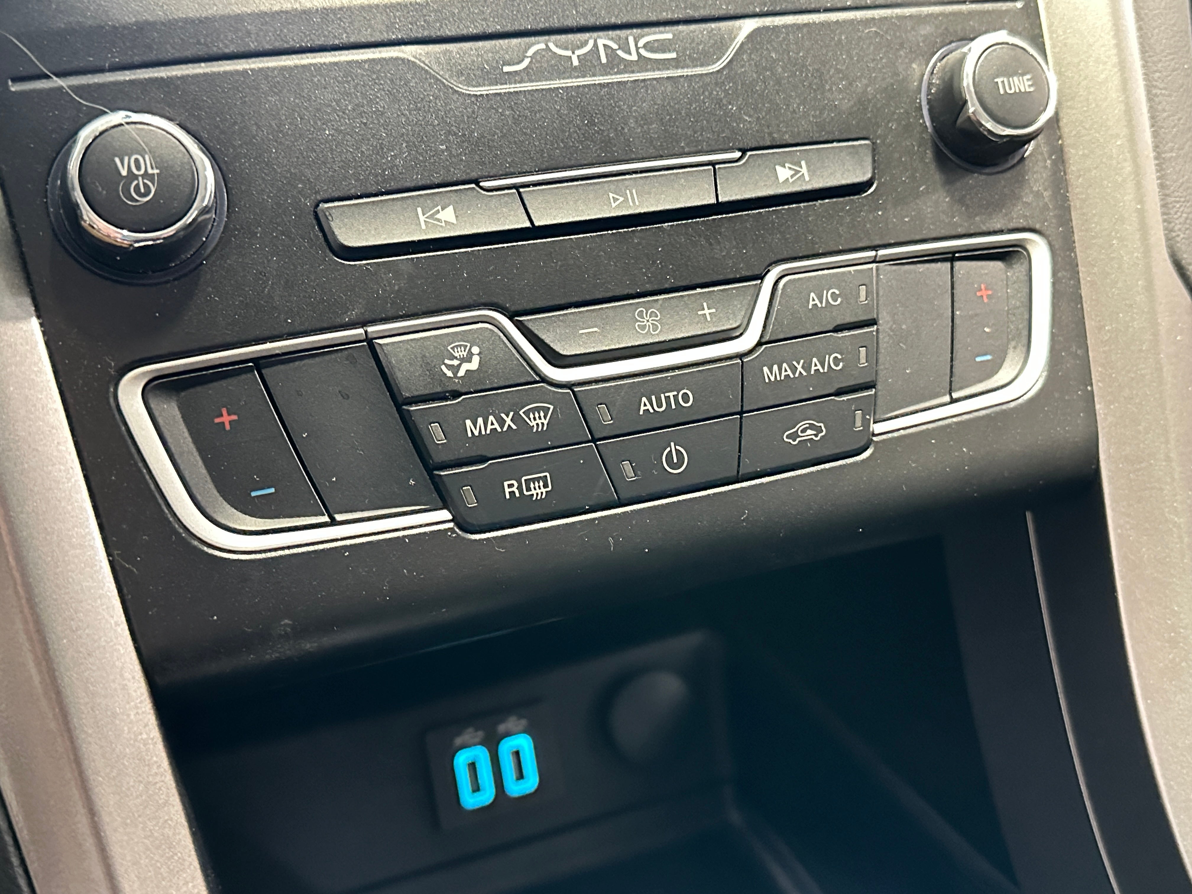 2020 Ford Fusion SE 4