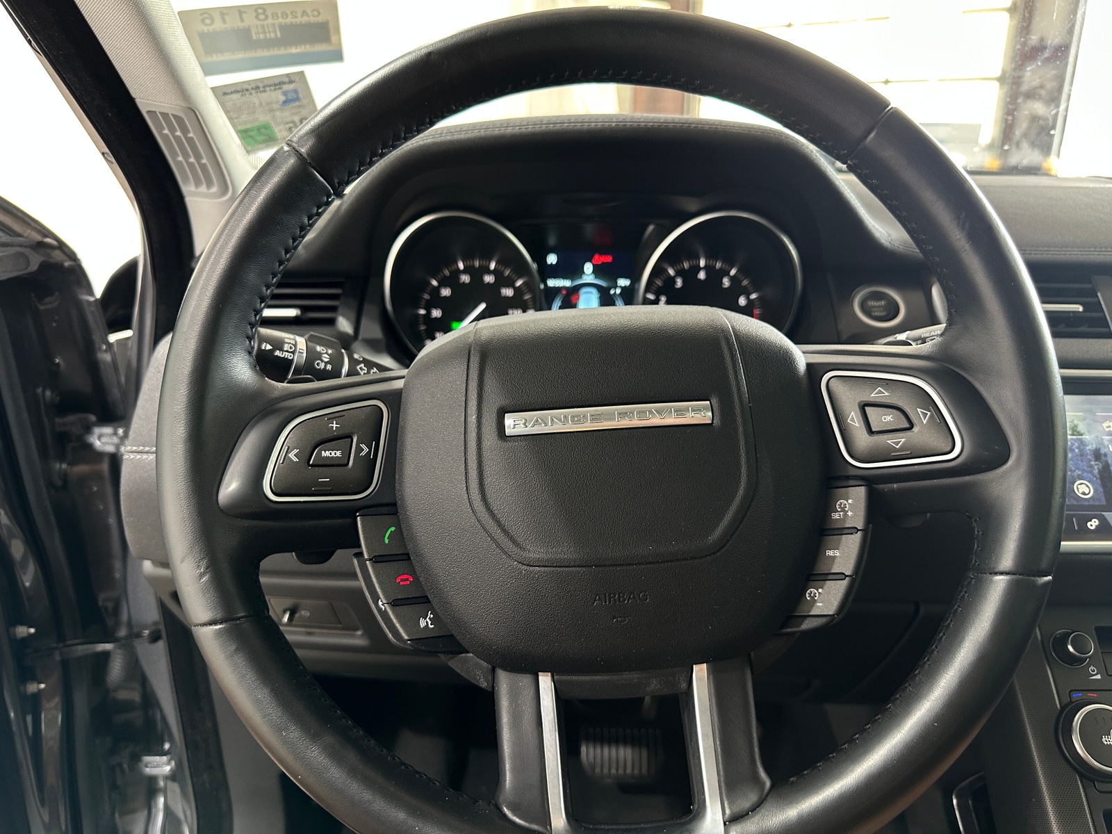Thumbnail: 2019 Land Rover Range Rover Evoque - 4