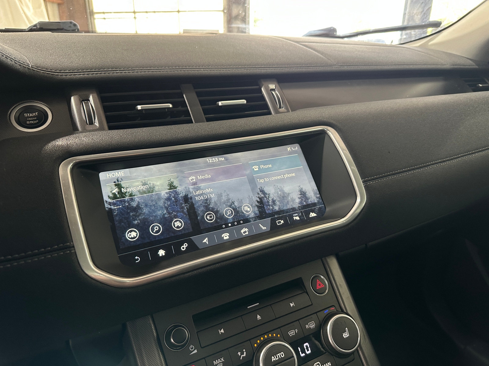 Thumbnail: 2019 Land Rover Range Rover Evoque - 3