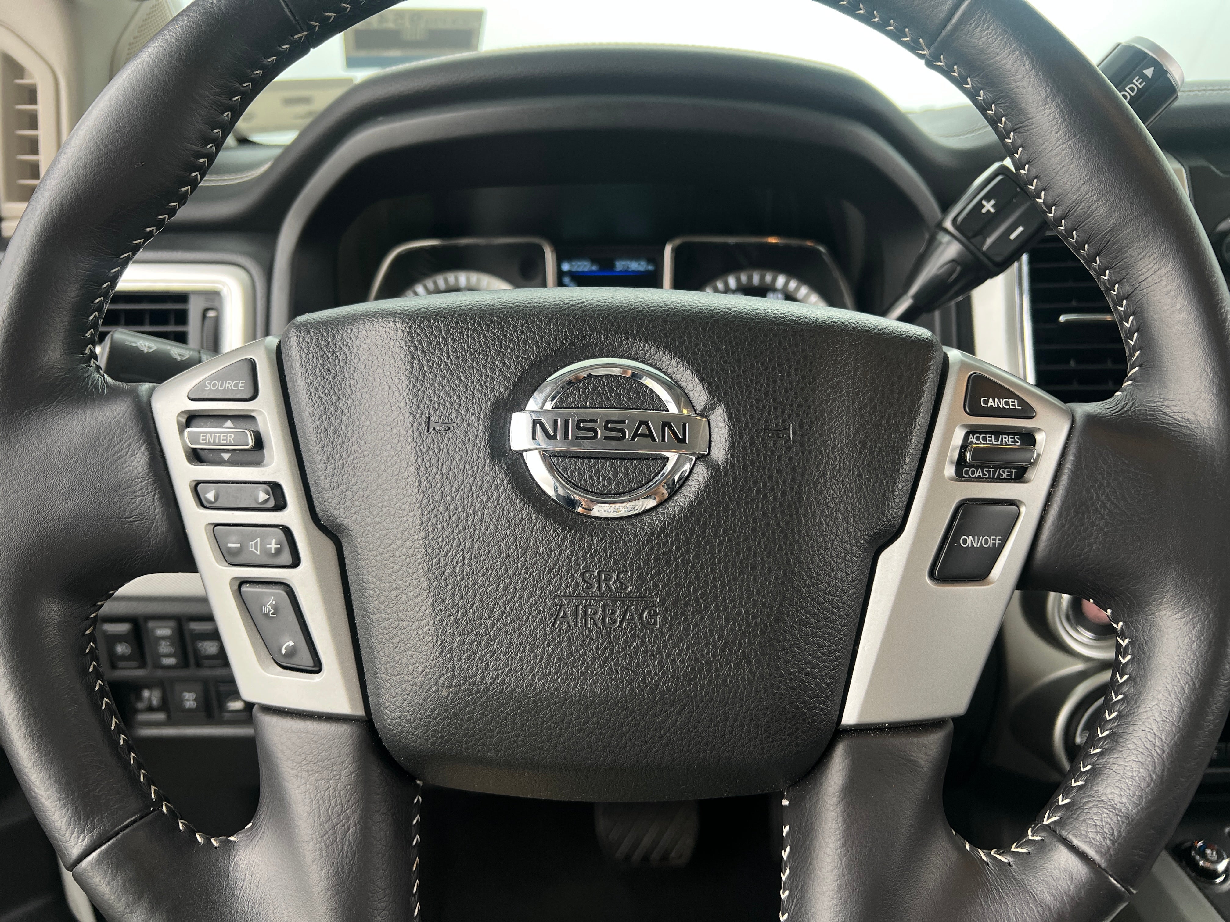 2019 Nissan Titan PRO-4X 5