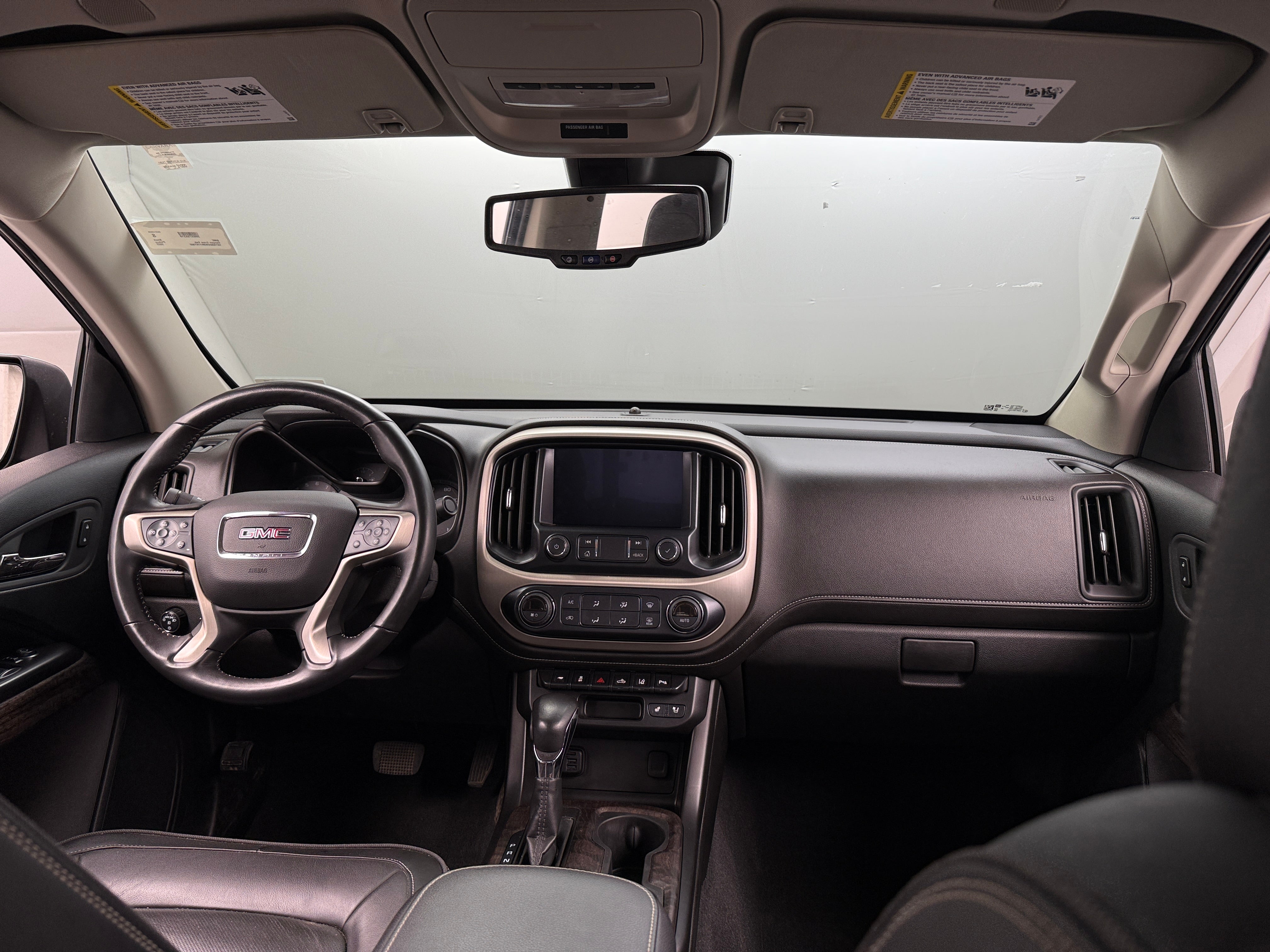 2022 GMC Canyon Denali 2