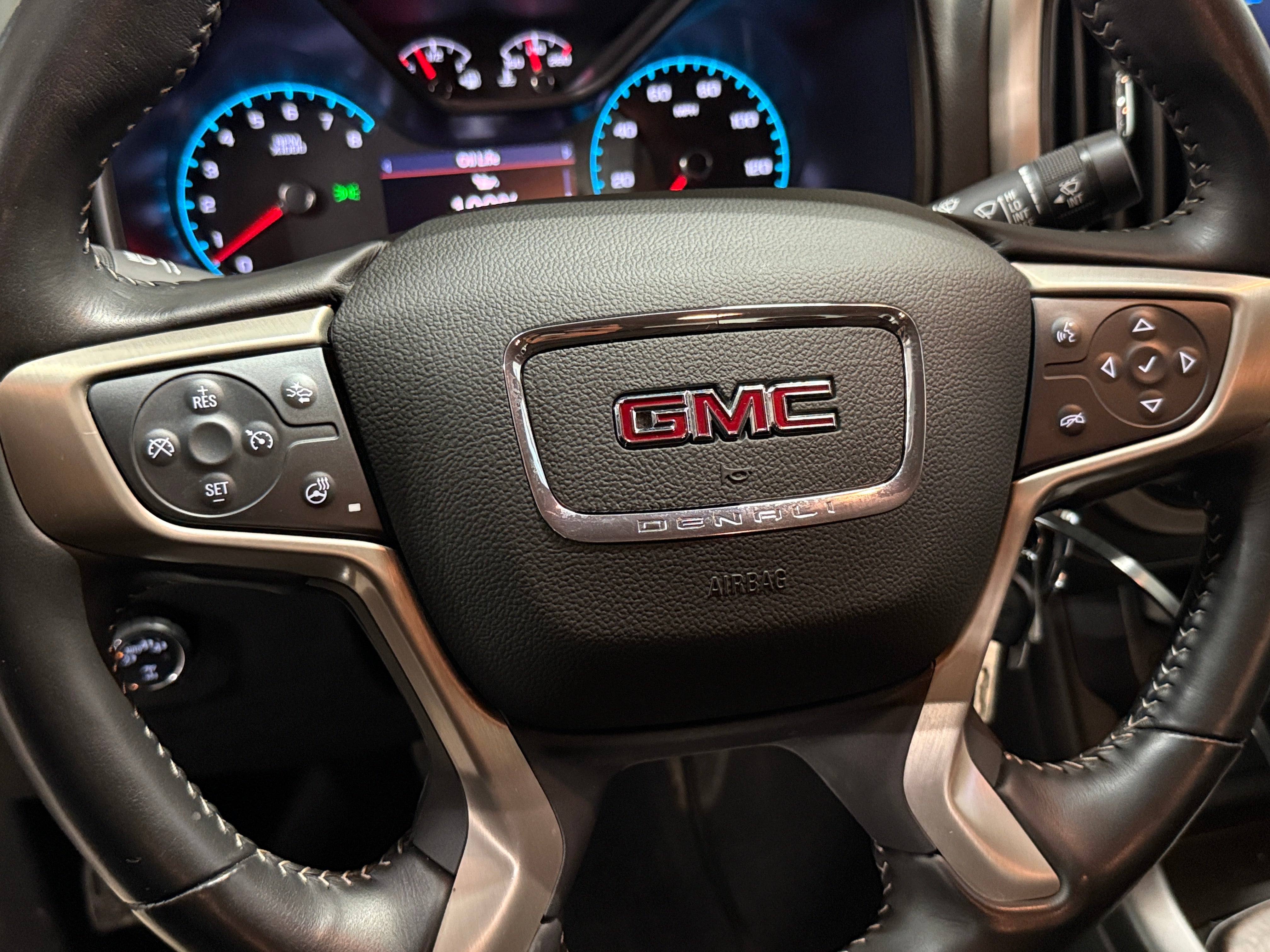 2022 GMC Canyon Denali 4