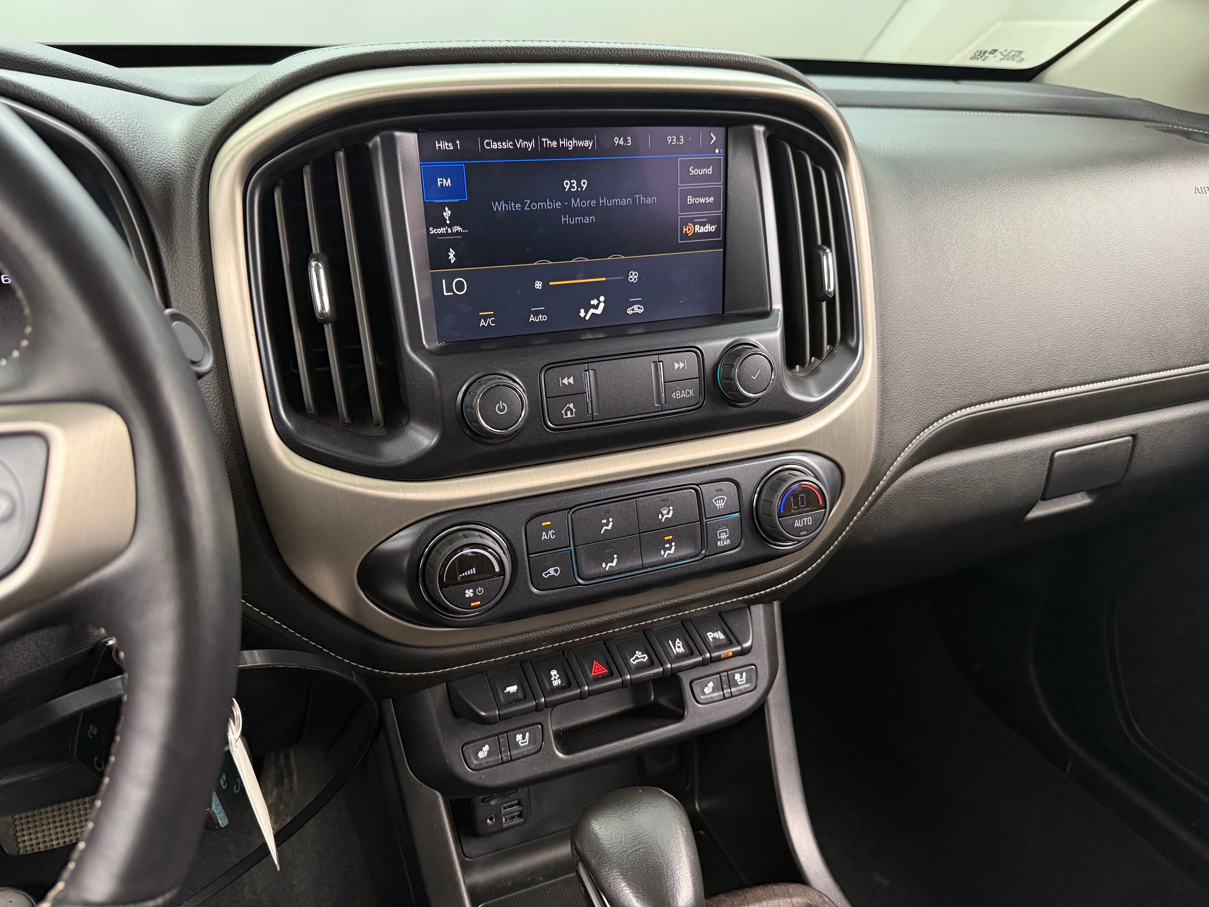 2022 GMC Canyon Denali 3