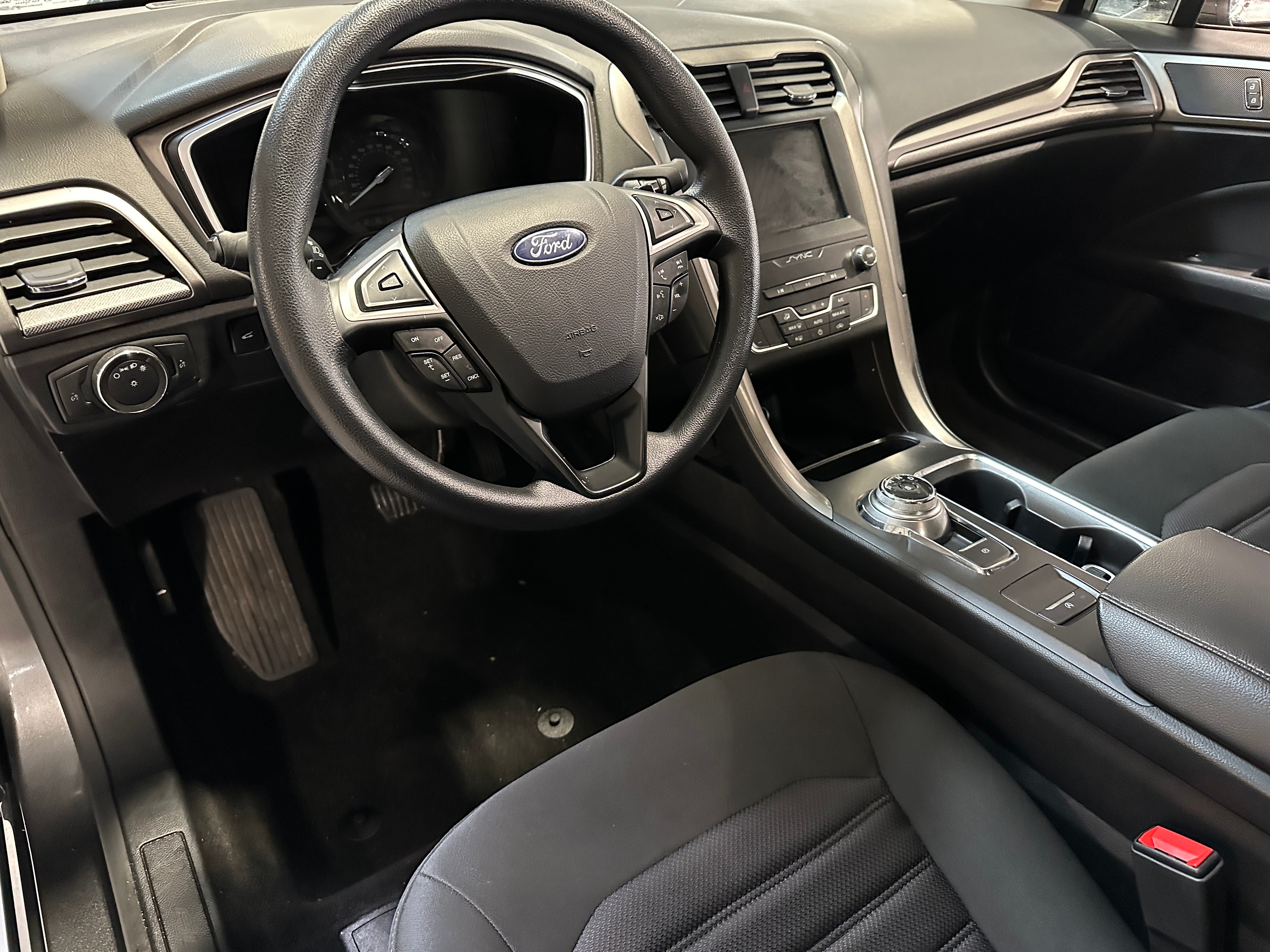 2019 Ford Fusion SE 3