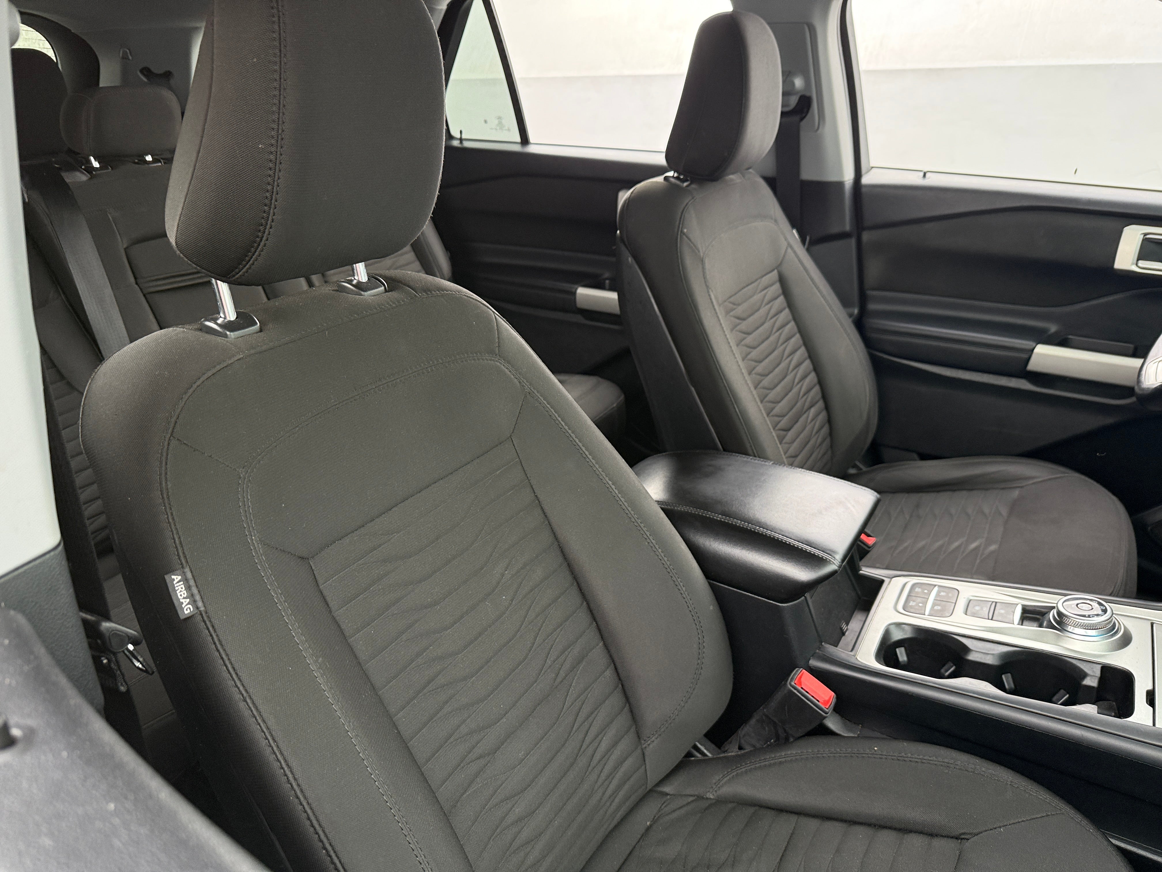 2020 Ford Explorer XLT 2