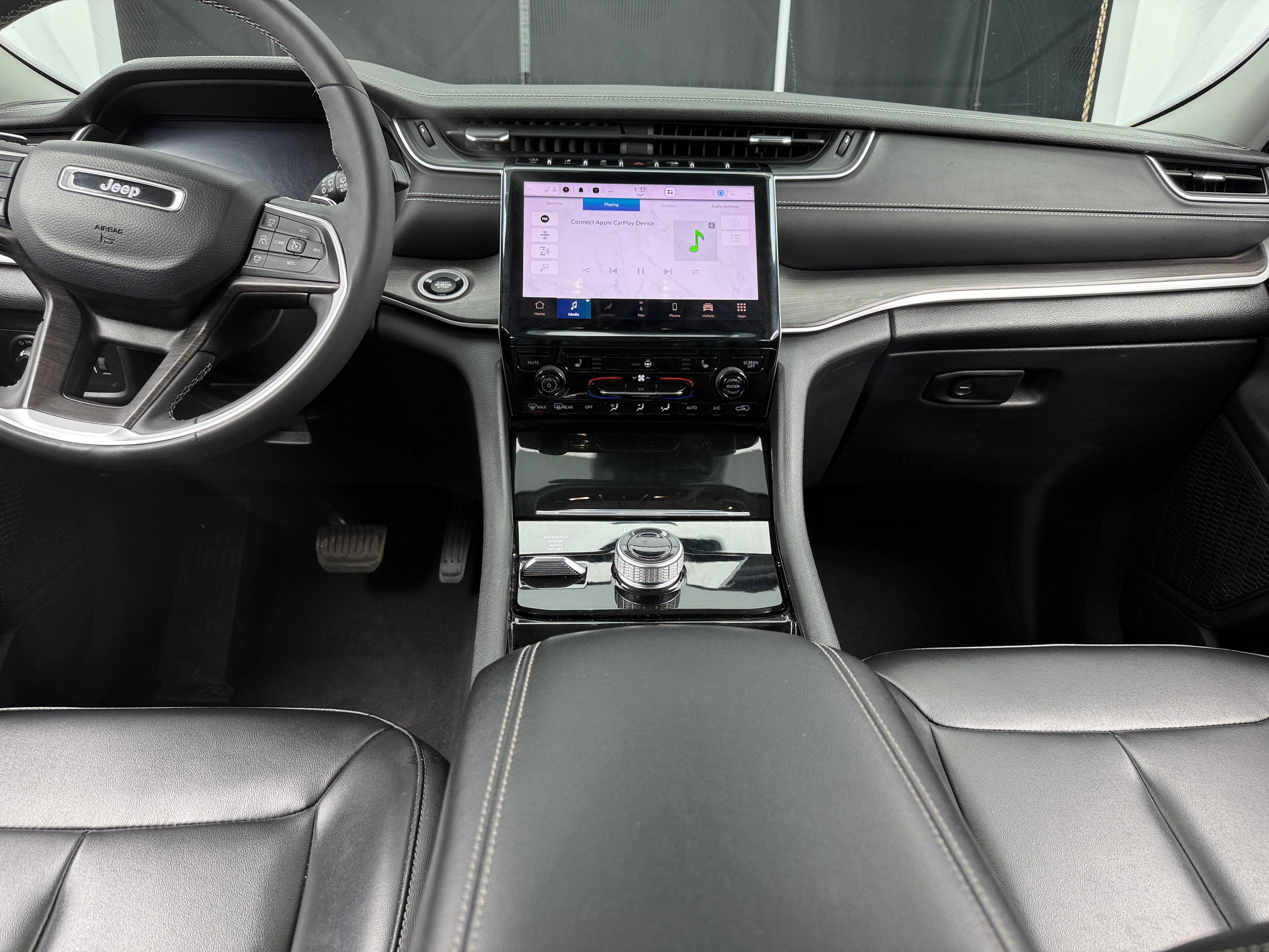 2023 Jeep Grand Cherokee Limited Edition 2