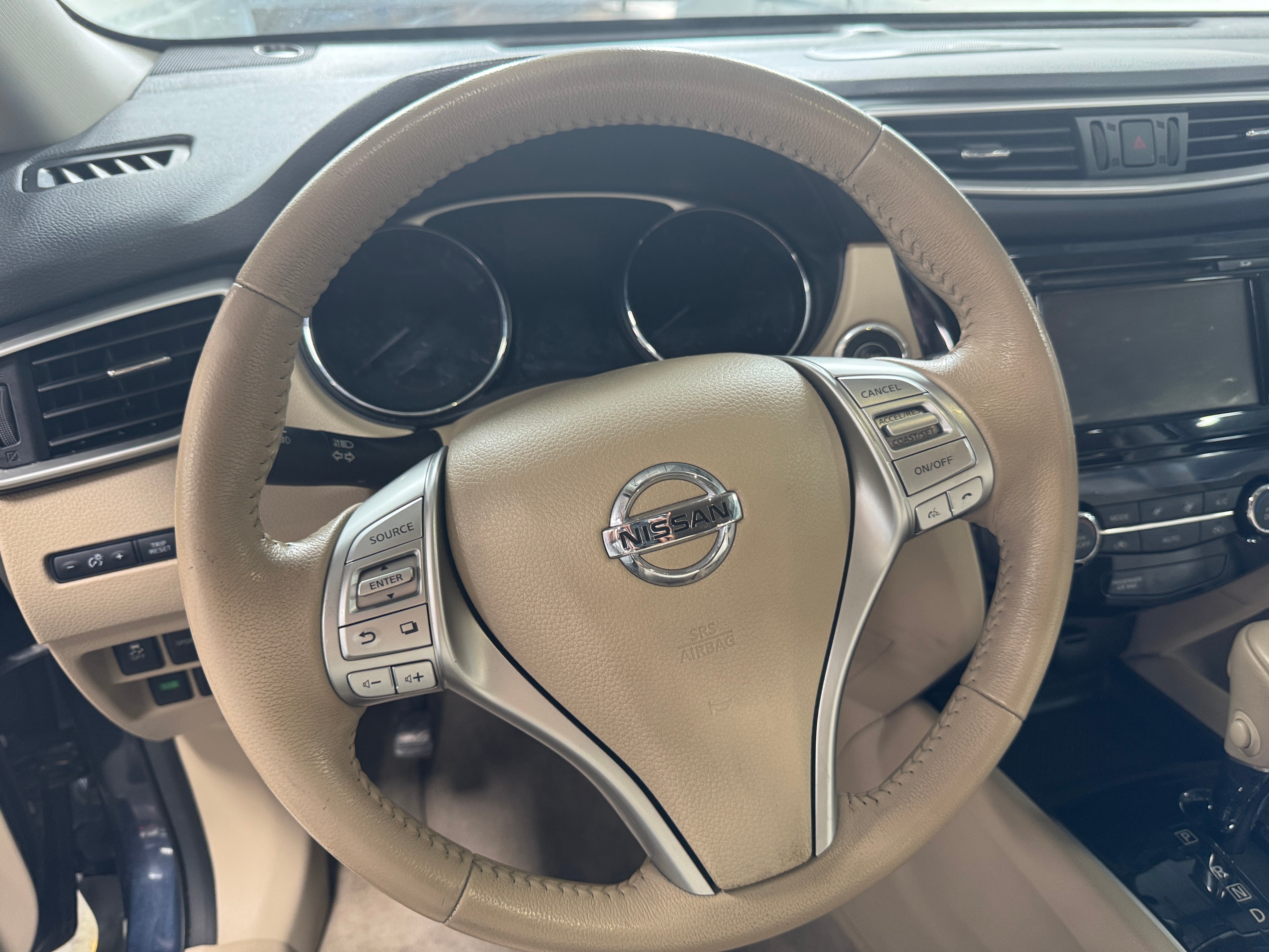 2015 Nissan Rogue SL 4