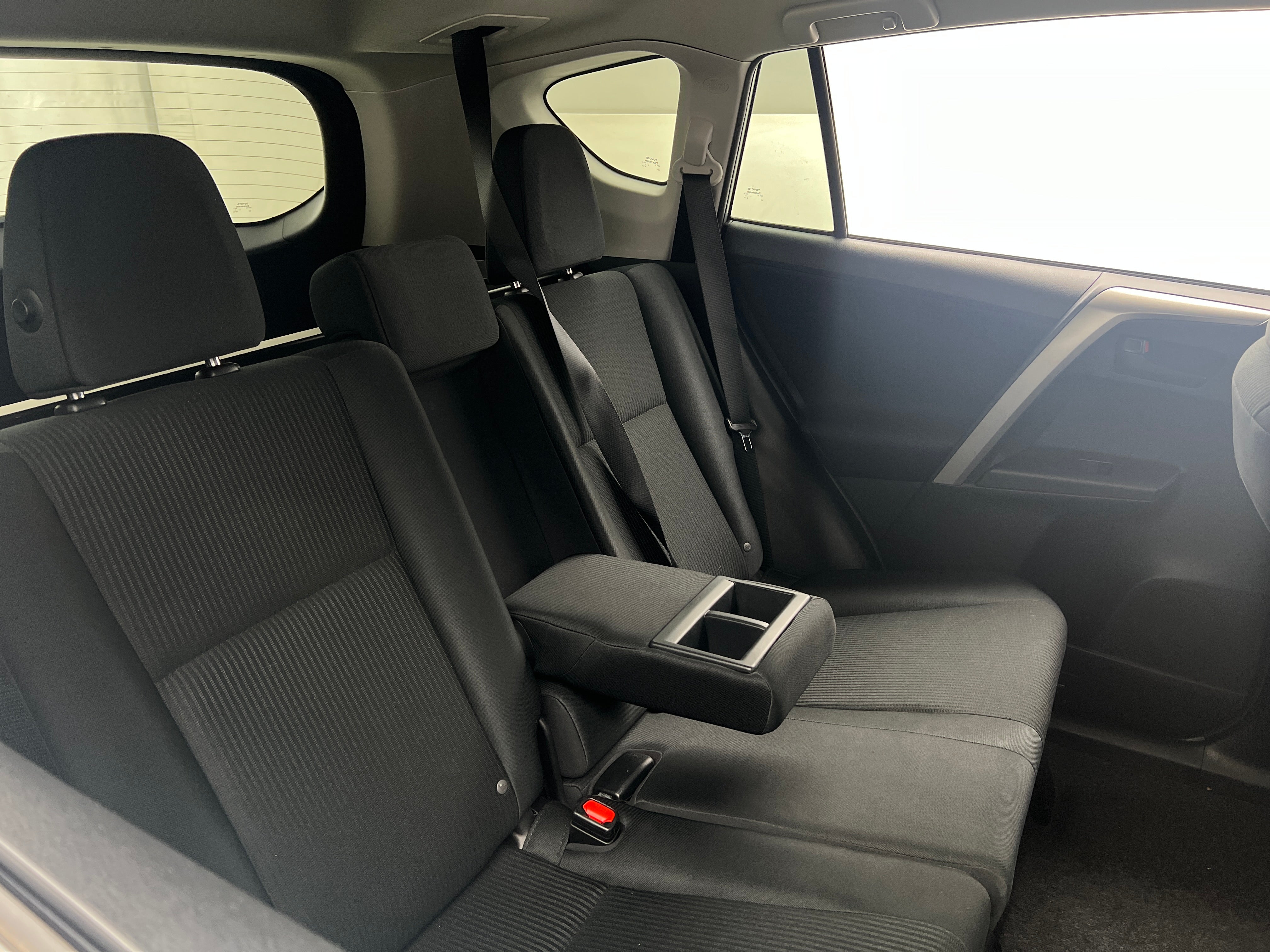 2016 Toyota RAV4 LE 6