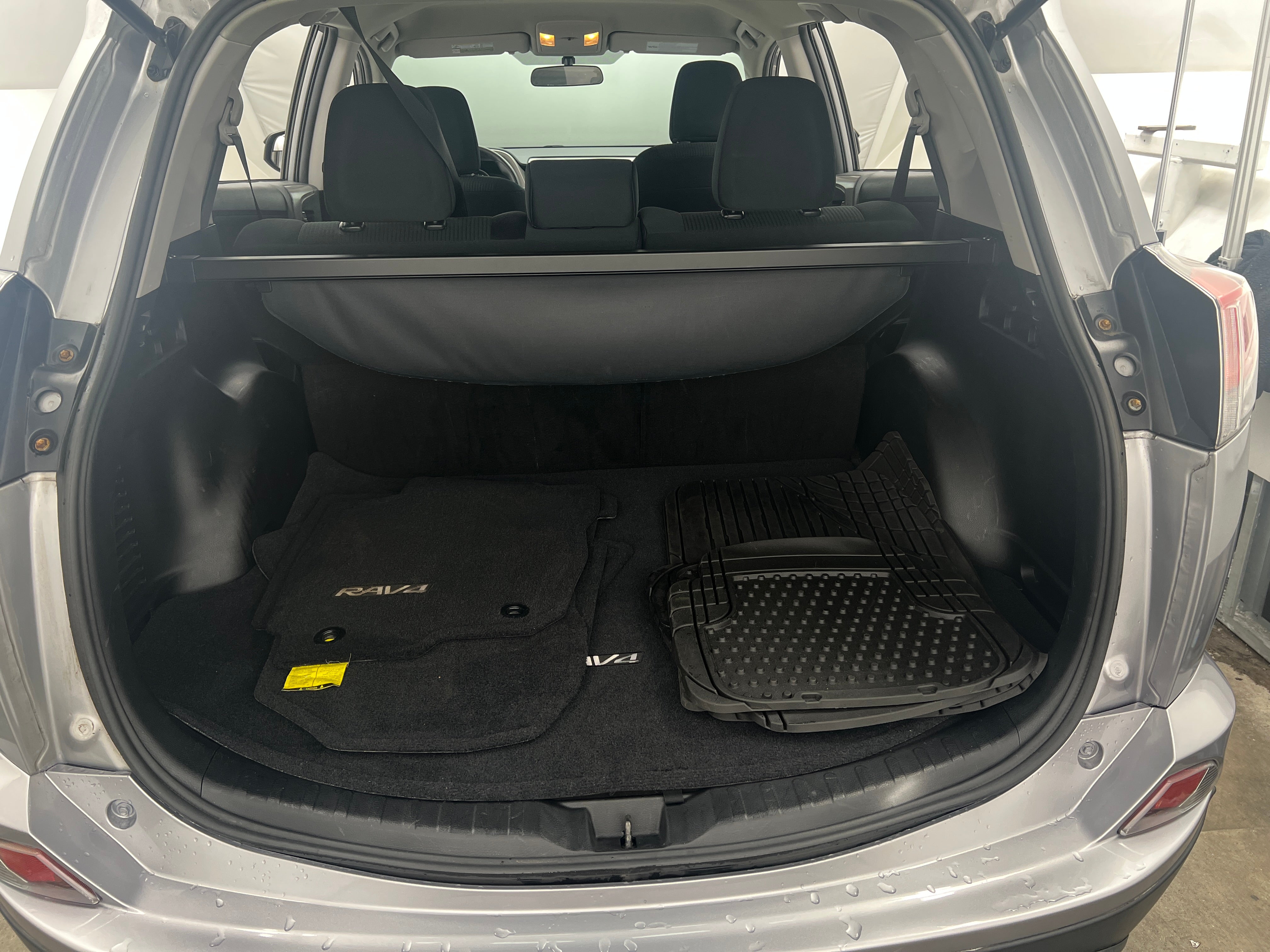 2016 Toyota RAV4 LE 7