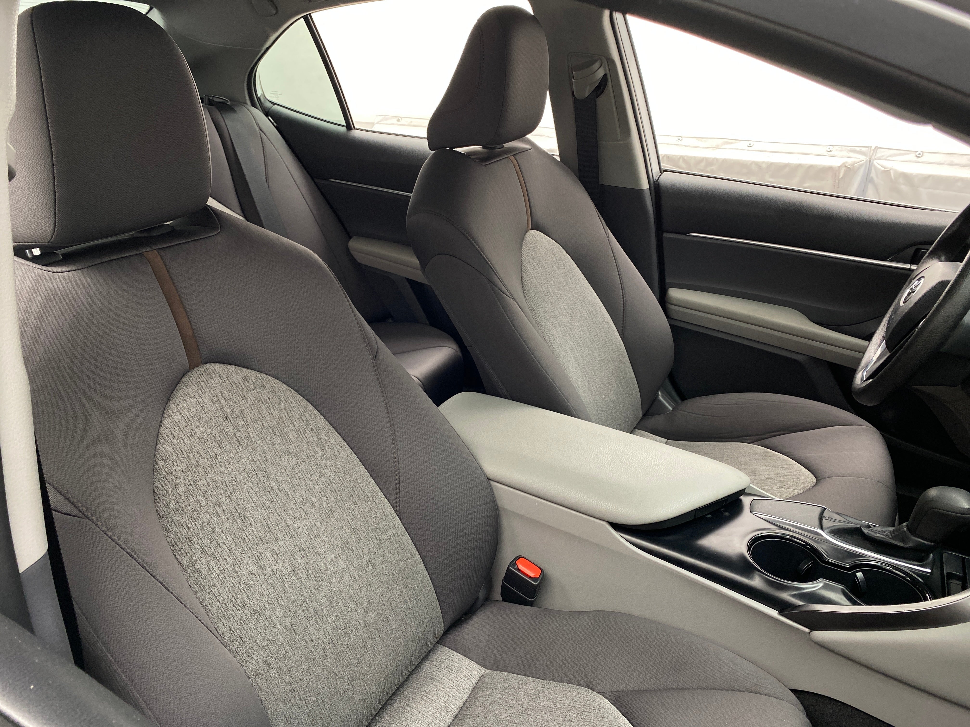 2019 Toyota Camry LE 2