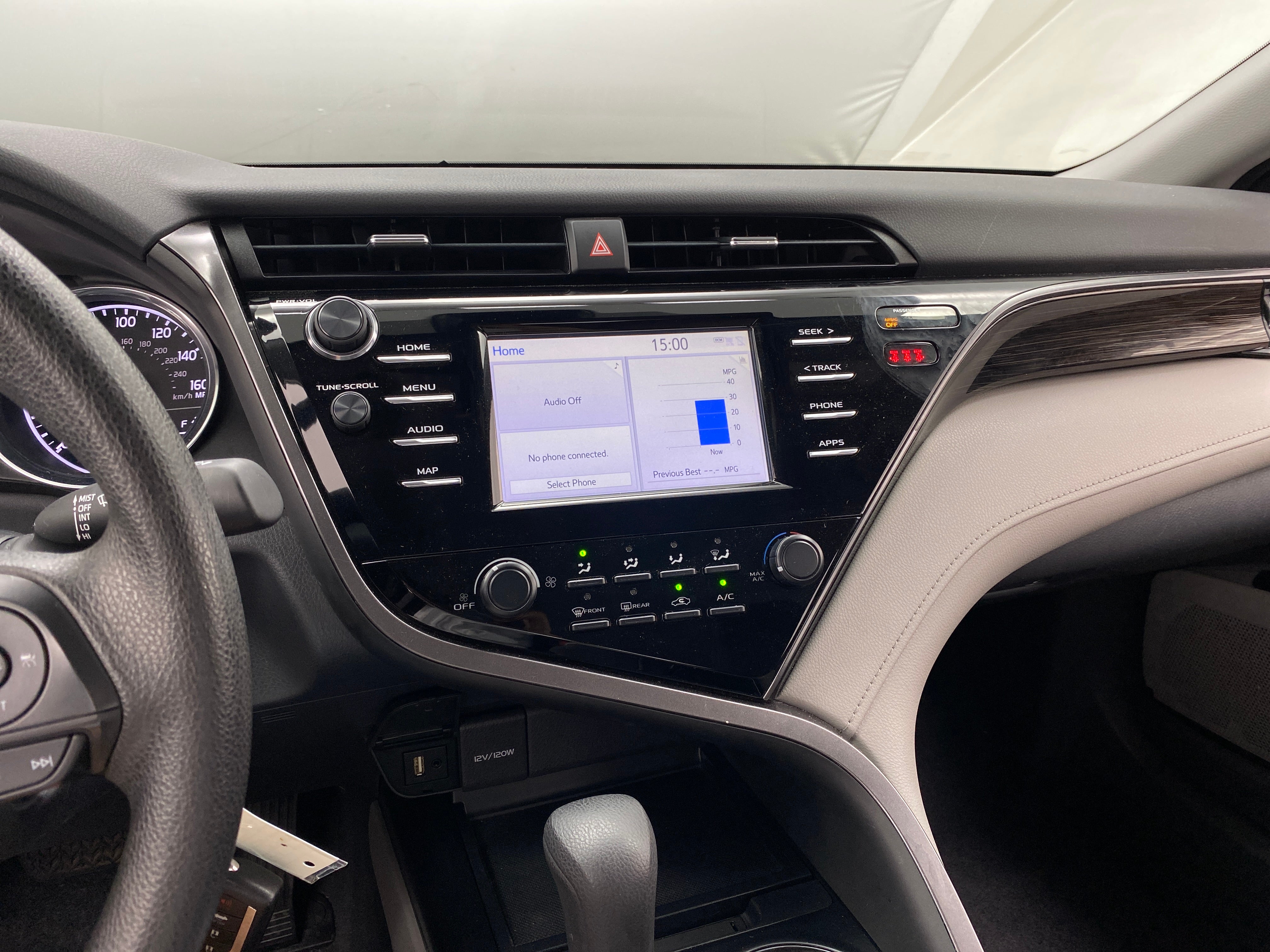2019 Toyota Camry LE 4