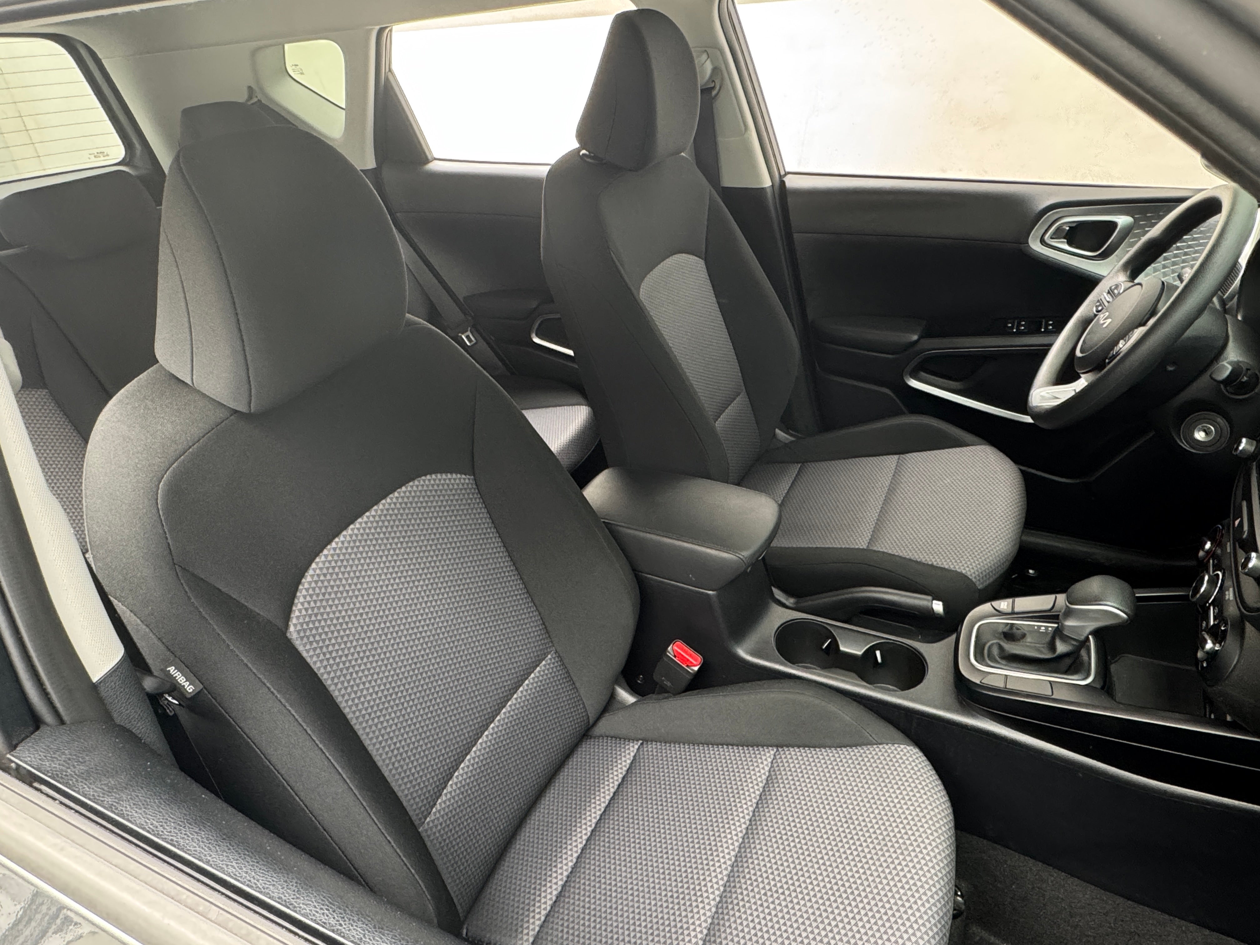 2024 Kia Soul LX 2
