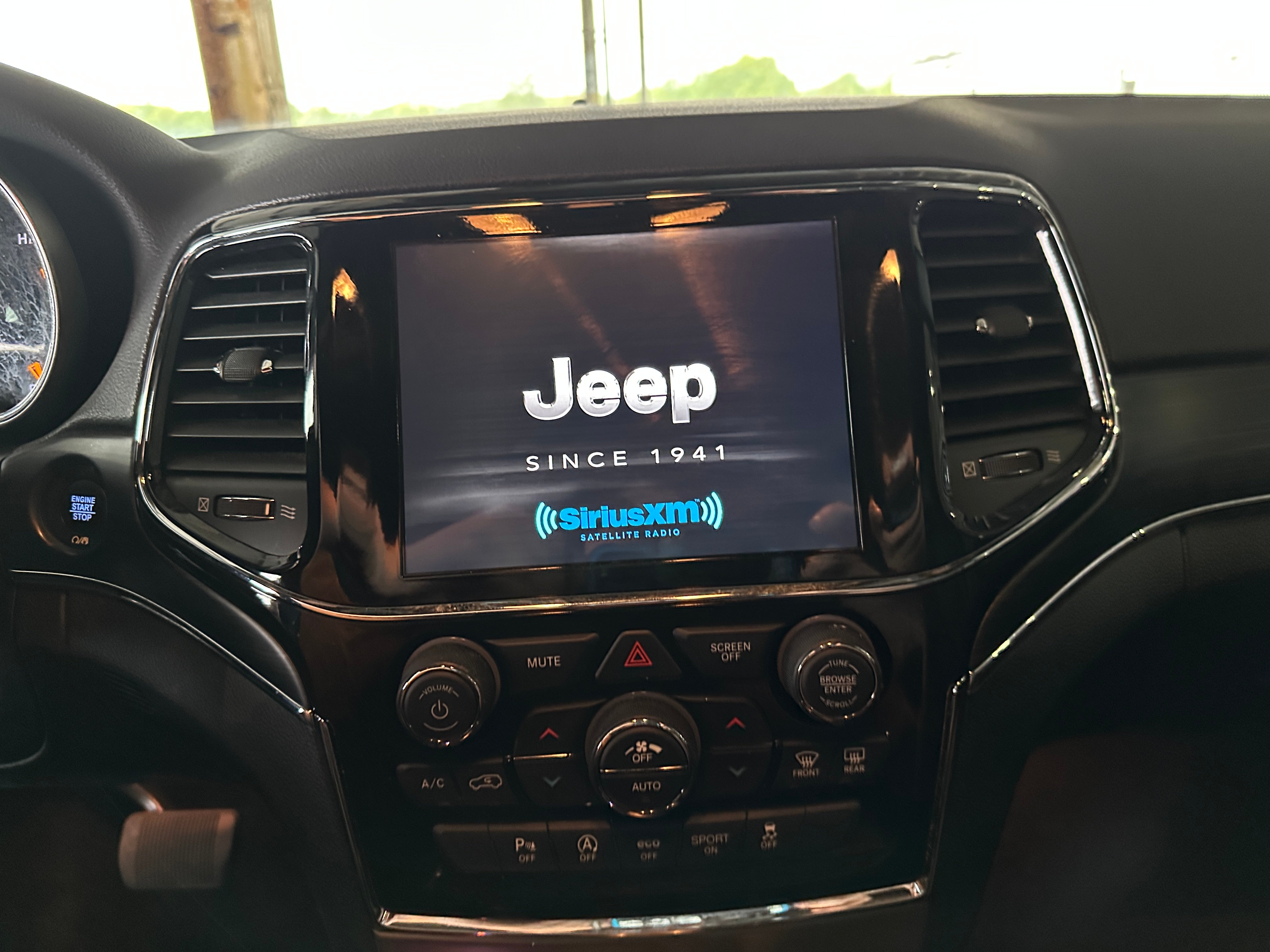 2021 Jeep Grand Cherokee Limited Edition 3