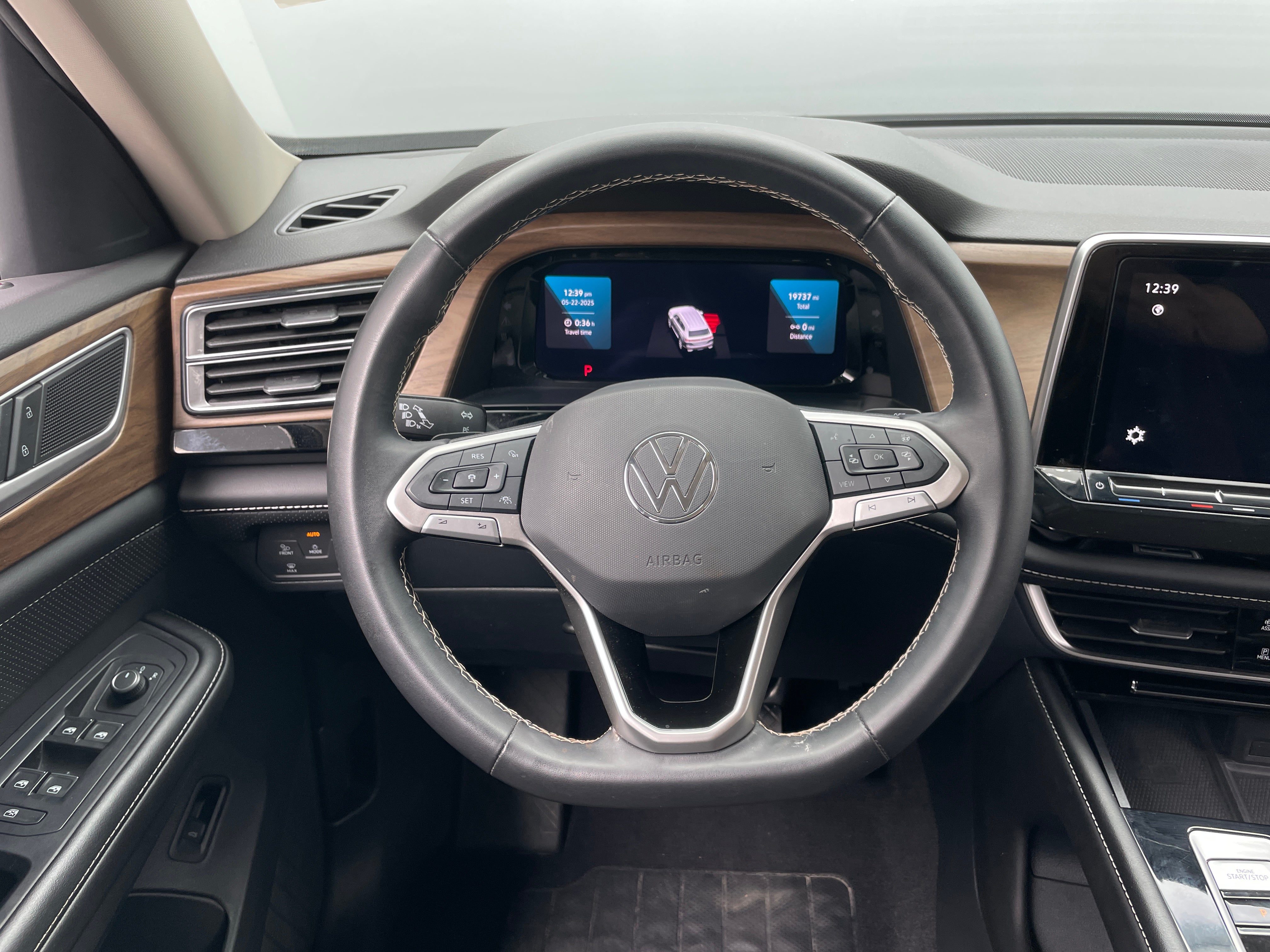 2024 Volkswagen Atlas SE 4