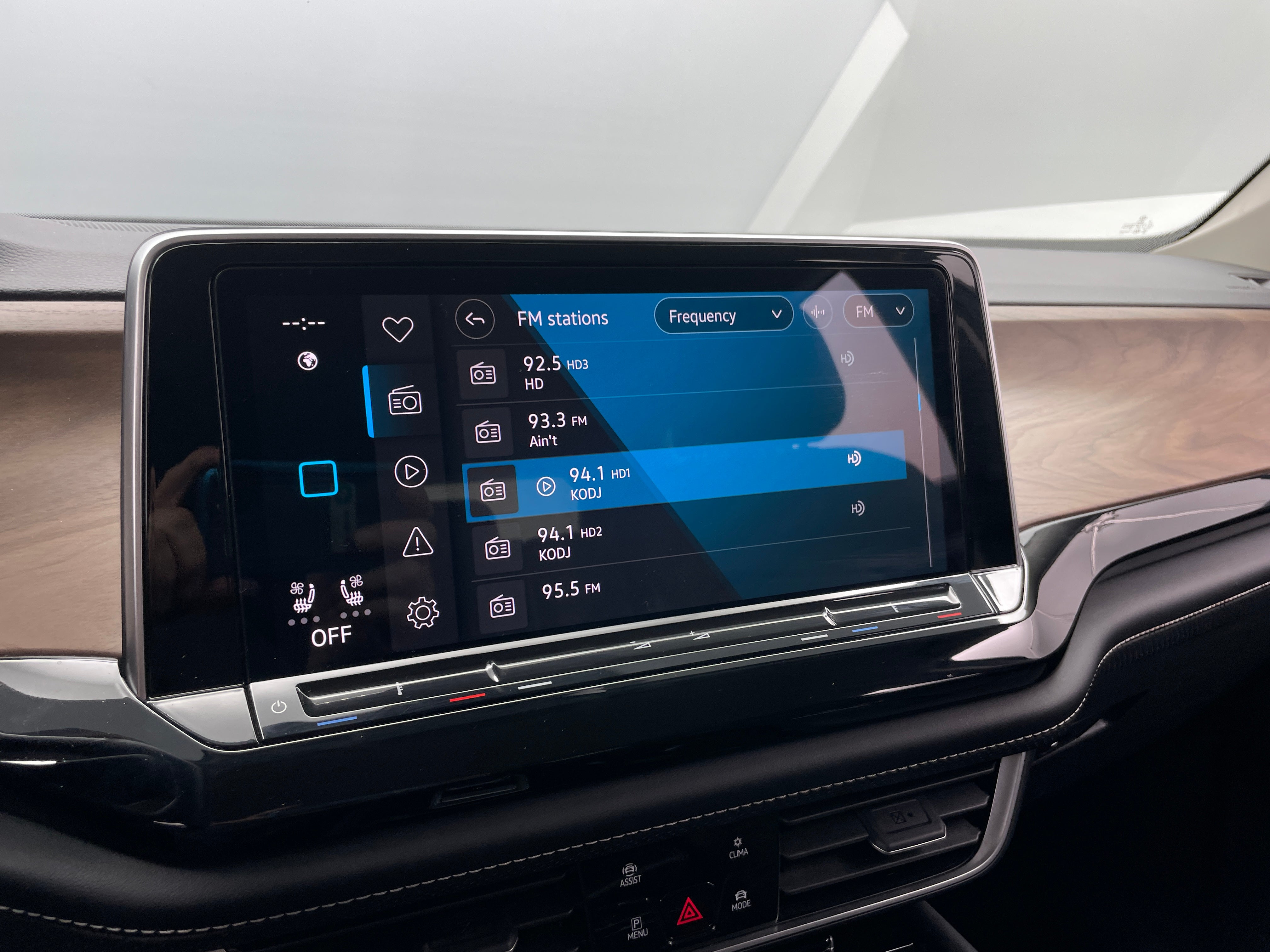 2024 Volkswagen Atlas SE 3
