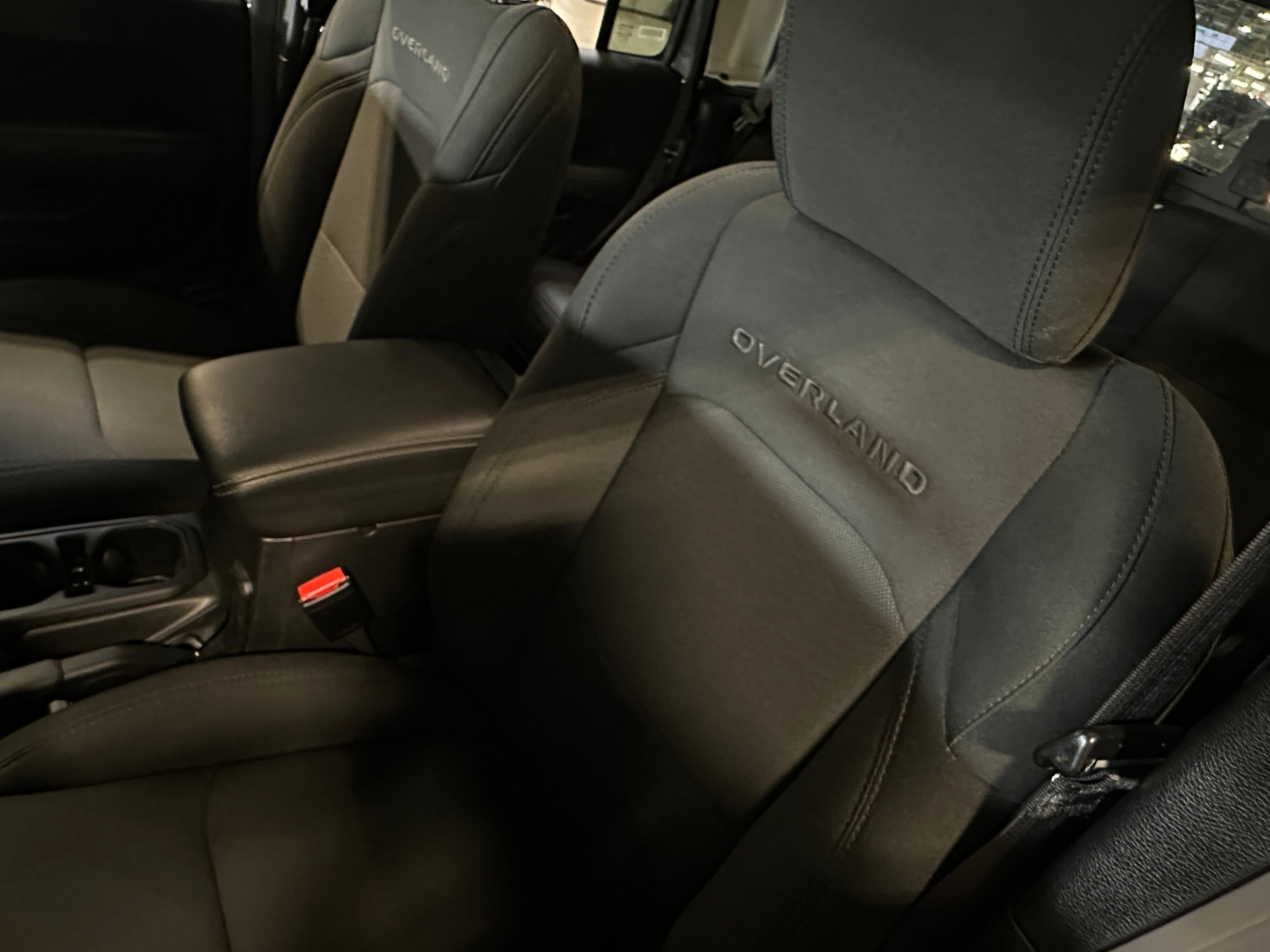 2023 Jeep Gladiator Overland 2