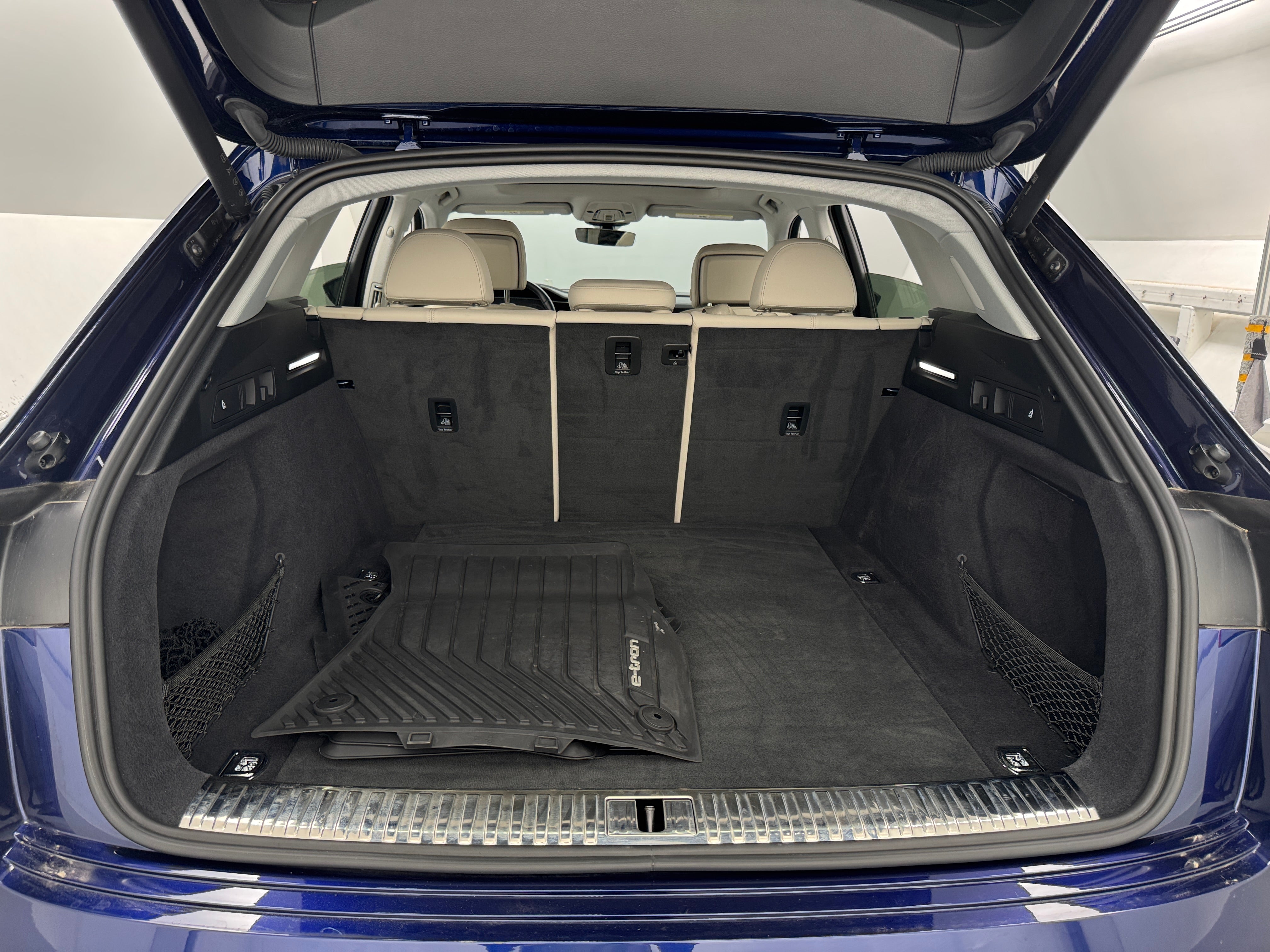 2021 Audi e-tron Premium Plus 6