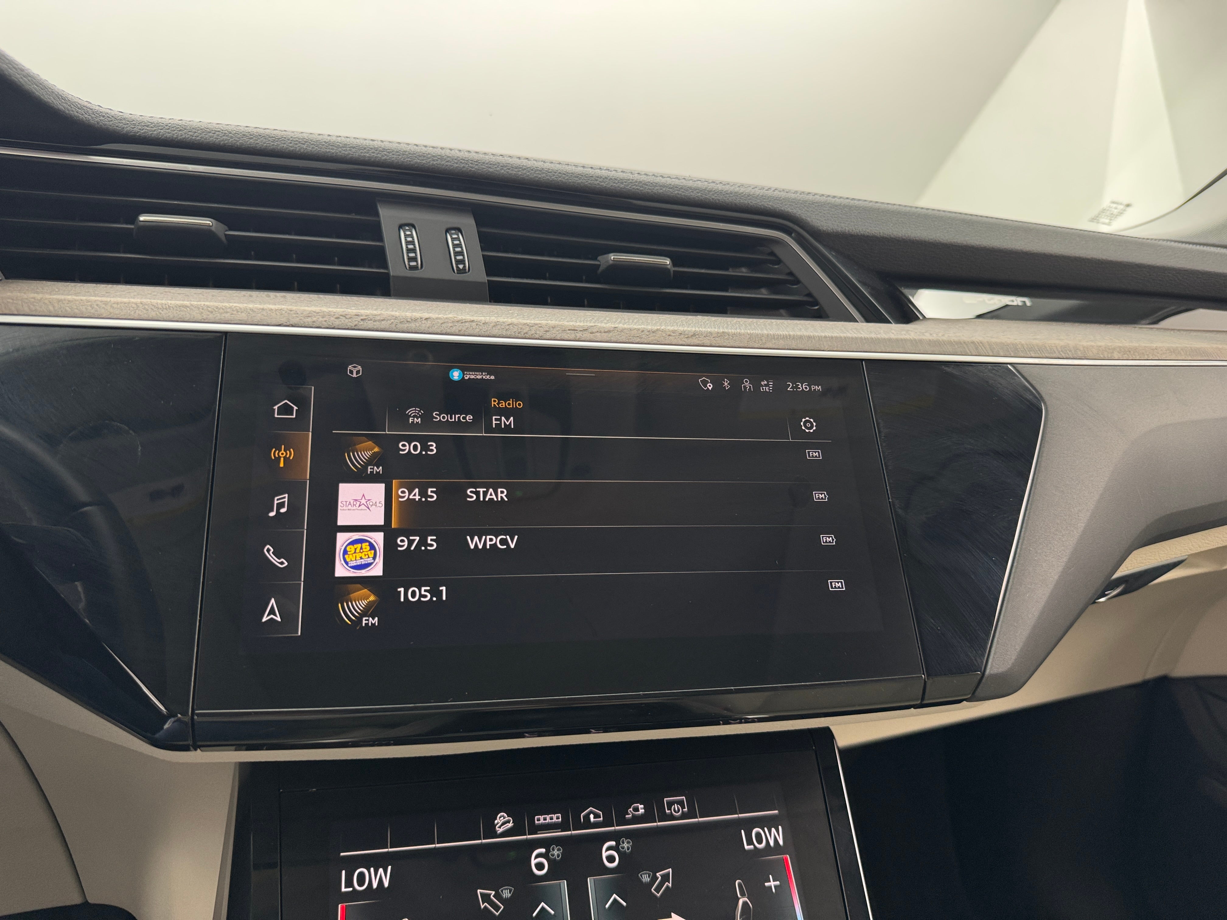 2021 Audi e-tron Premium Plus 3