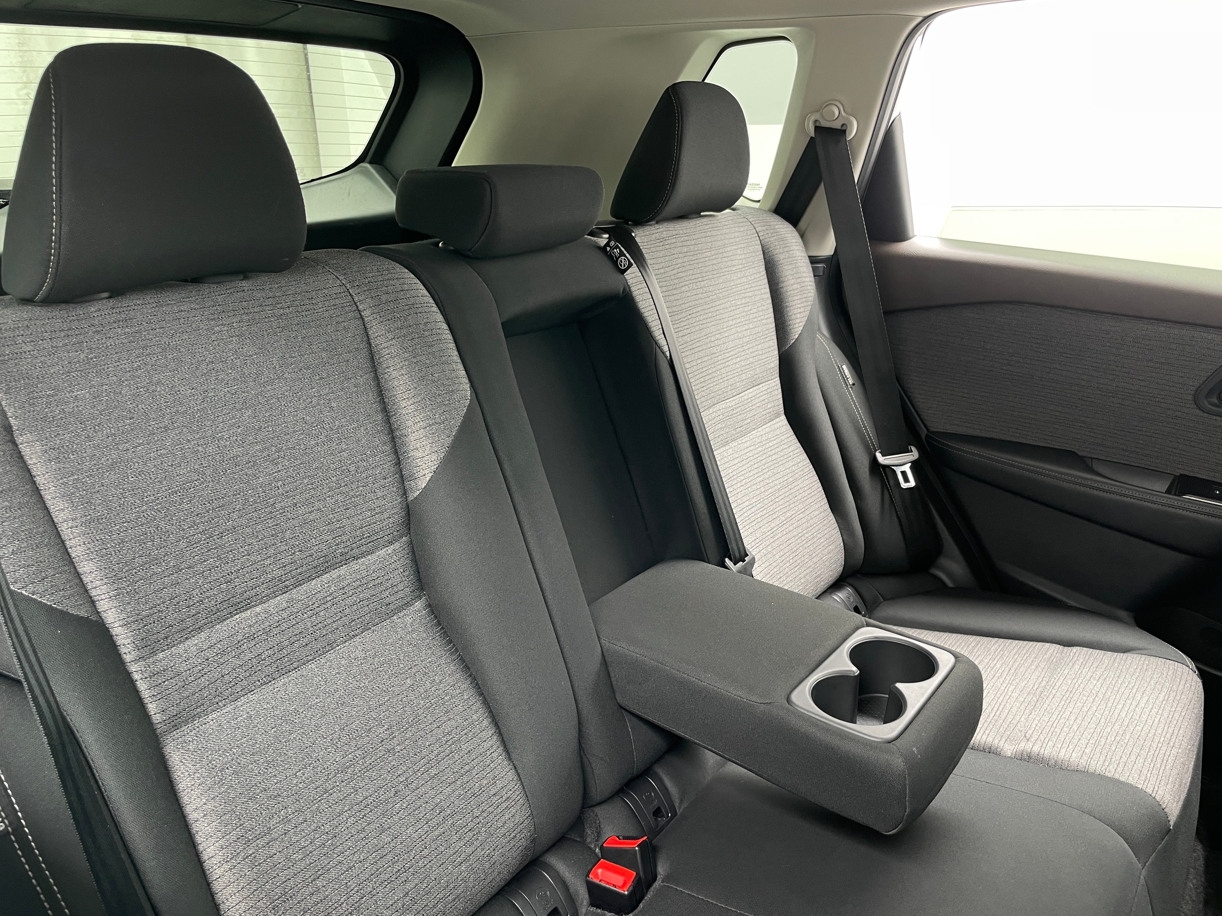2023 Nissan Rogue SV 6