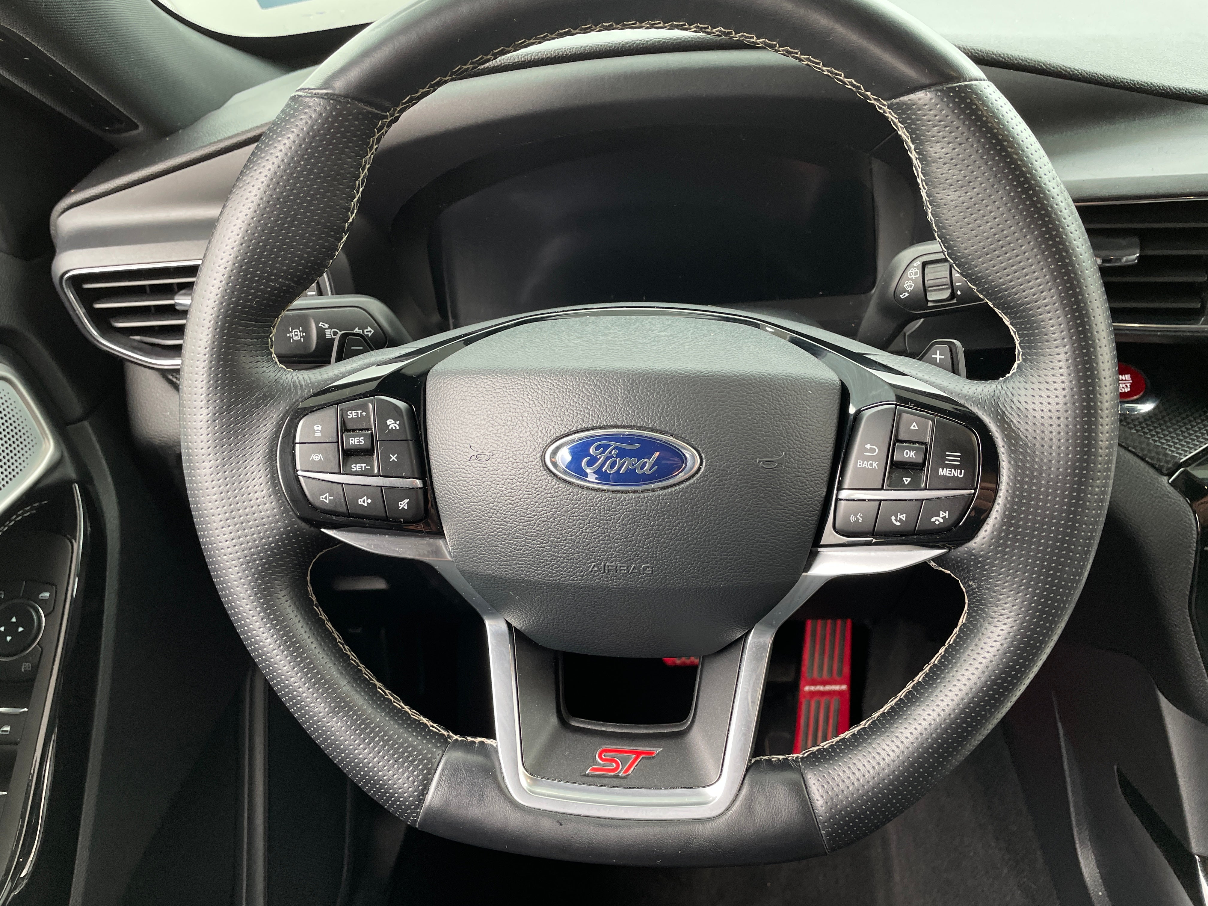 2021 Ford Explorer ST 4