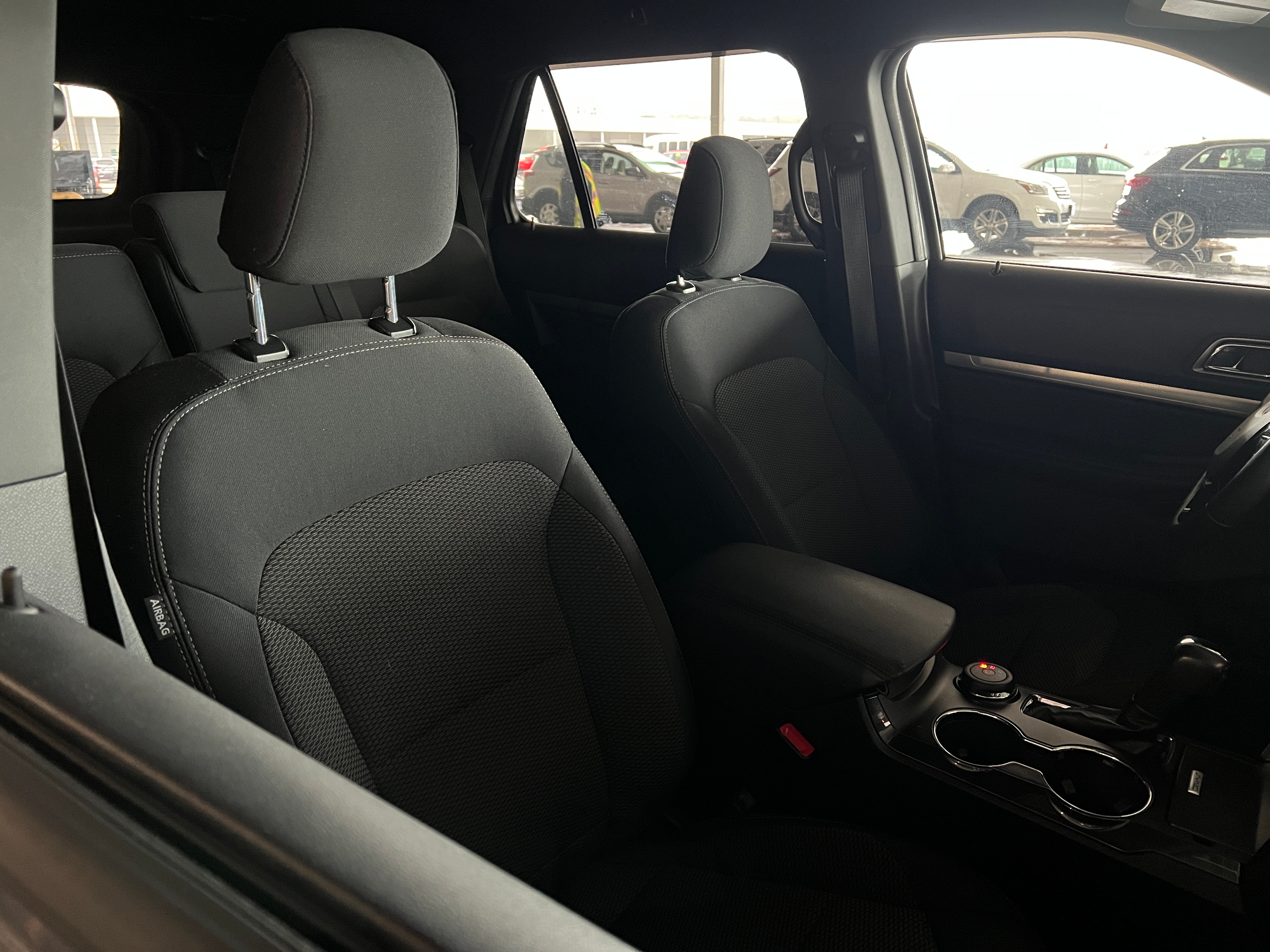 2019 Ford Explorer XLT 2