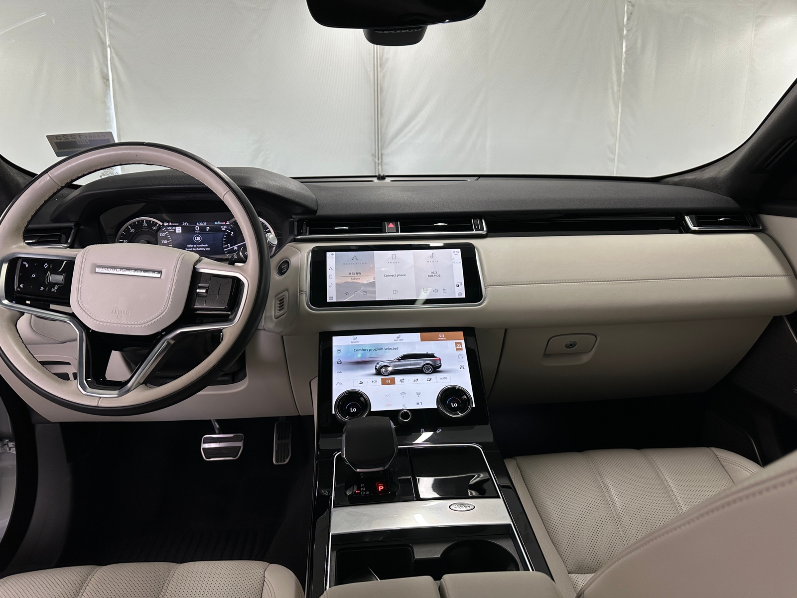 Thumbnail: 2022 Land Rover Range Rover Velar - 2