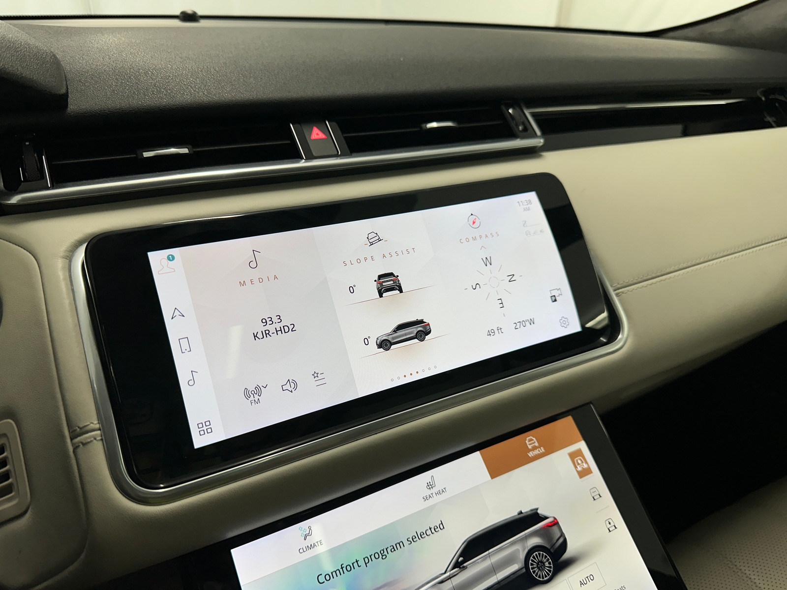 Thumbnail: 2022 Land Rover Range Rover Velar - 3