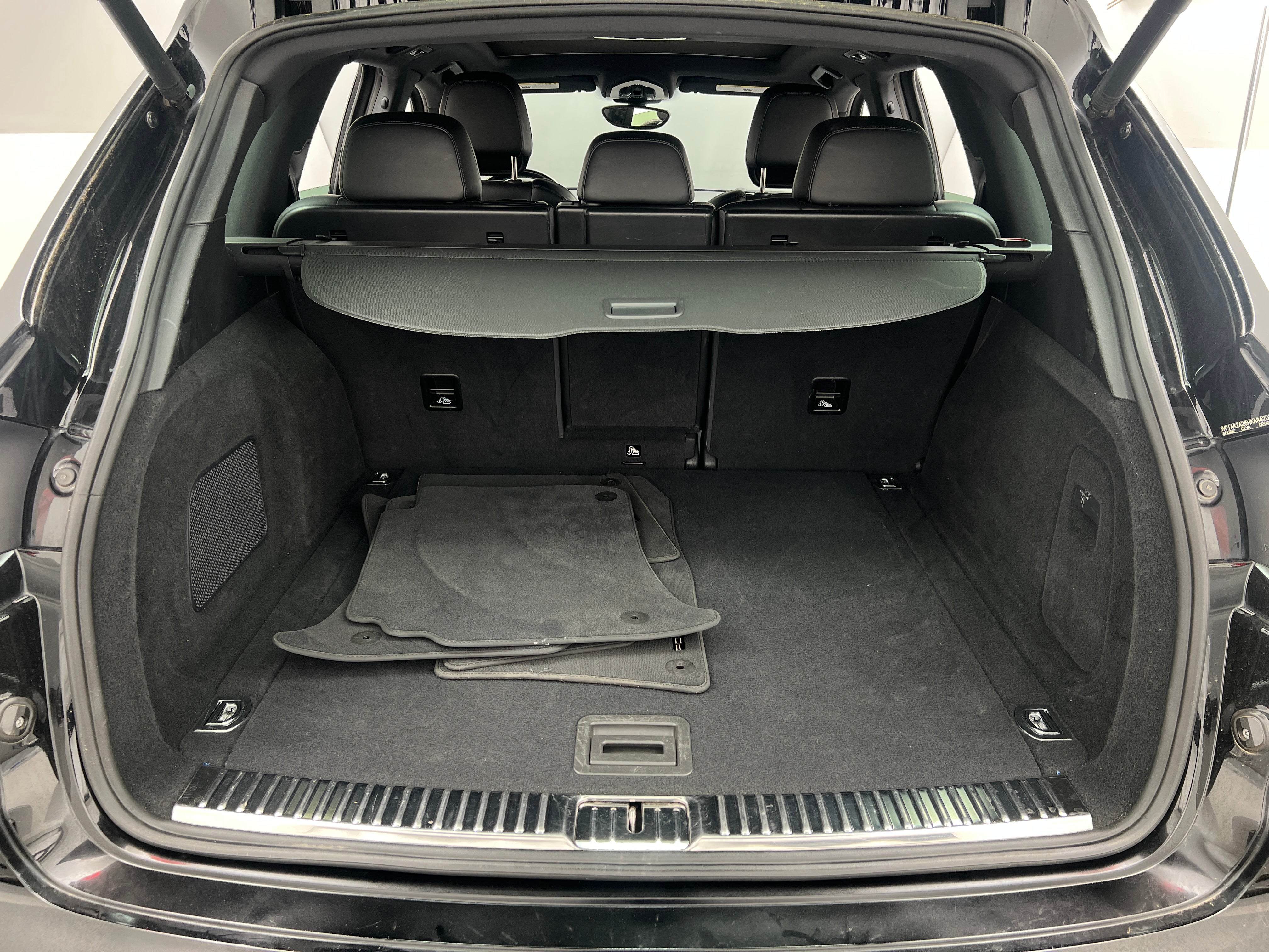 2017 Porsche Cayenne Platinum Edition 6