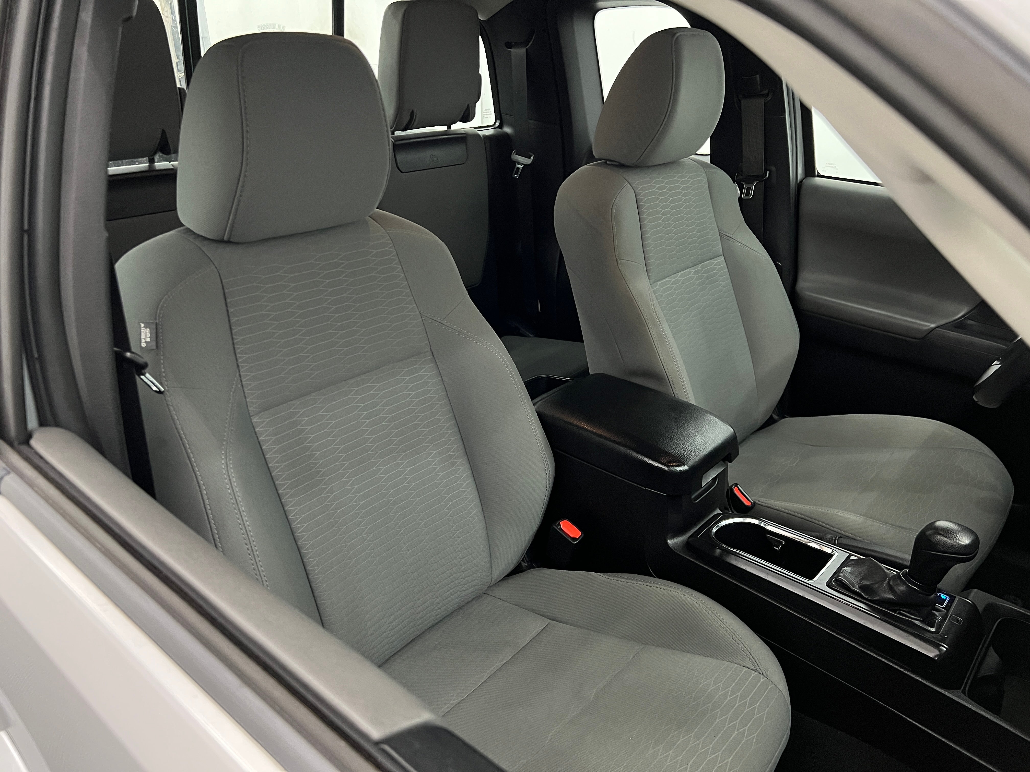 2016 Toyota Tacoma SR 2