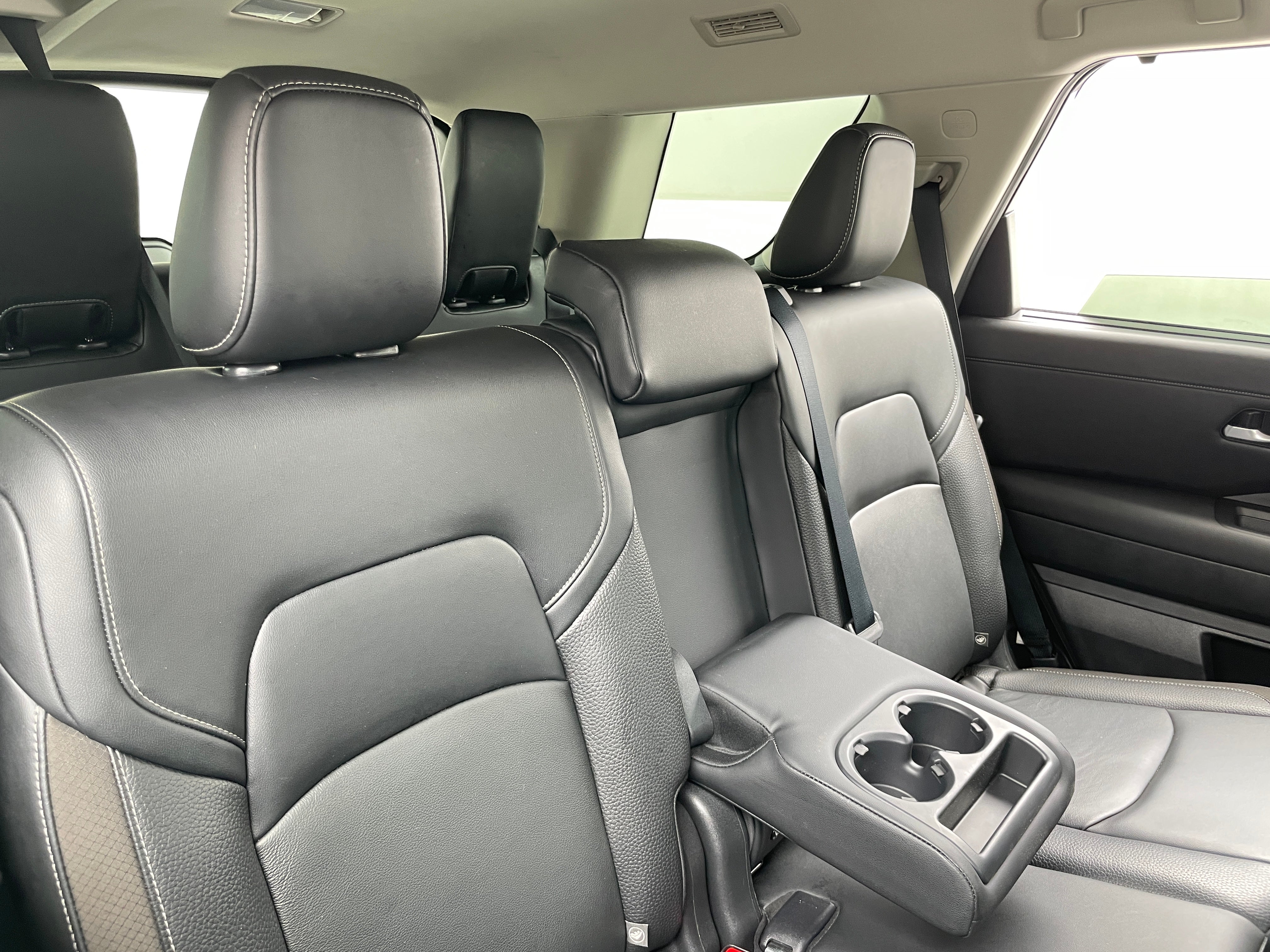 2022 Nissan Pathfinder SL 5