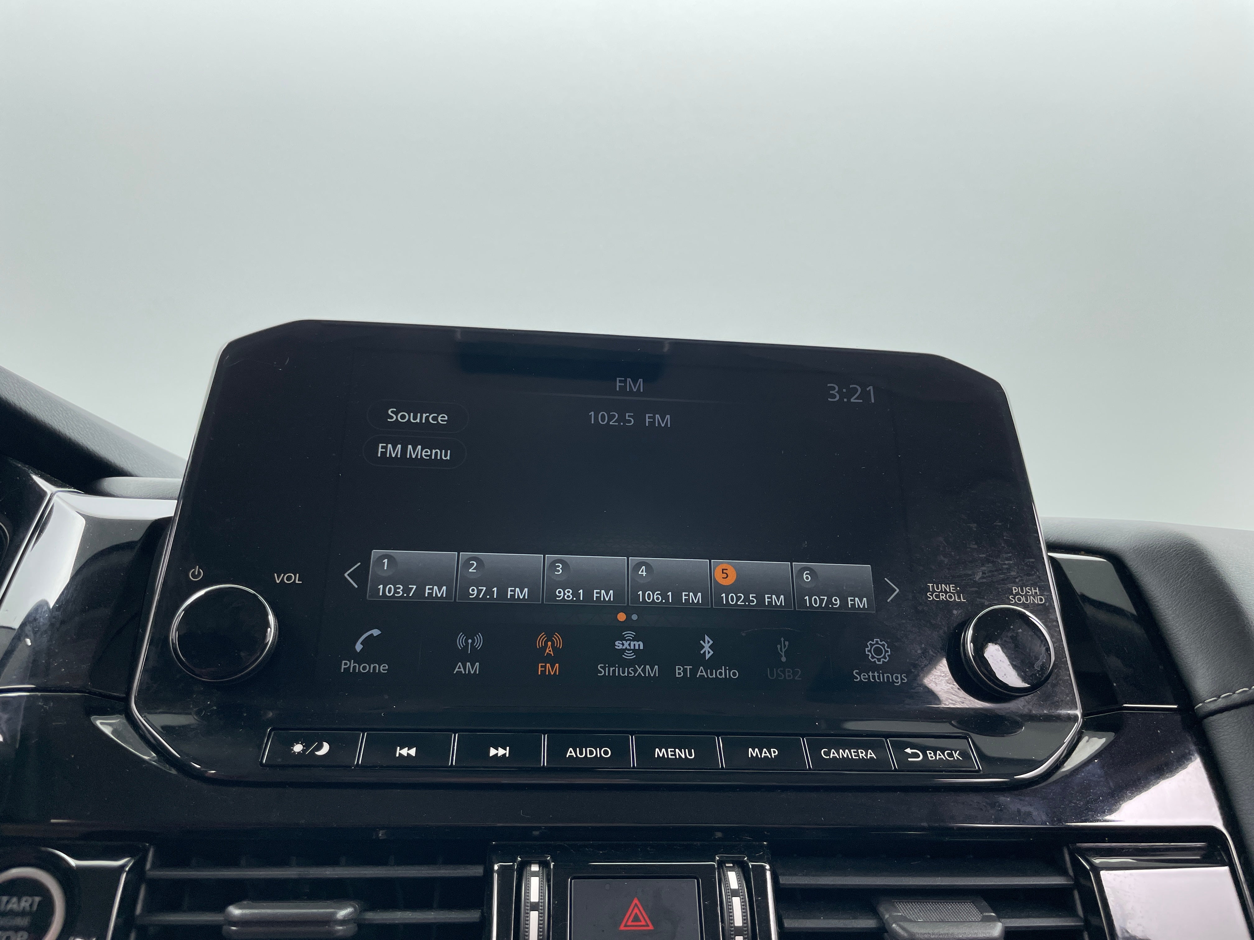 2022 Nissan Pathfinder SL 3
