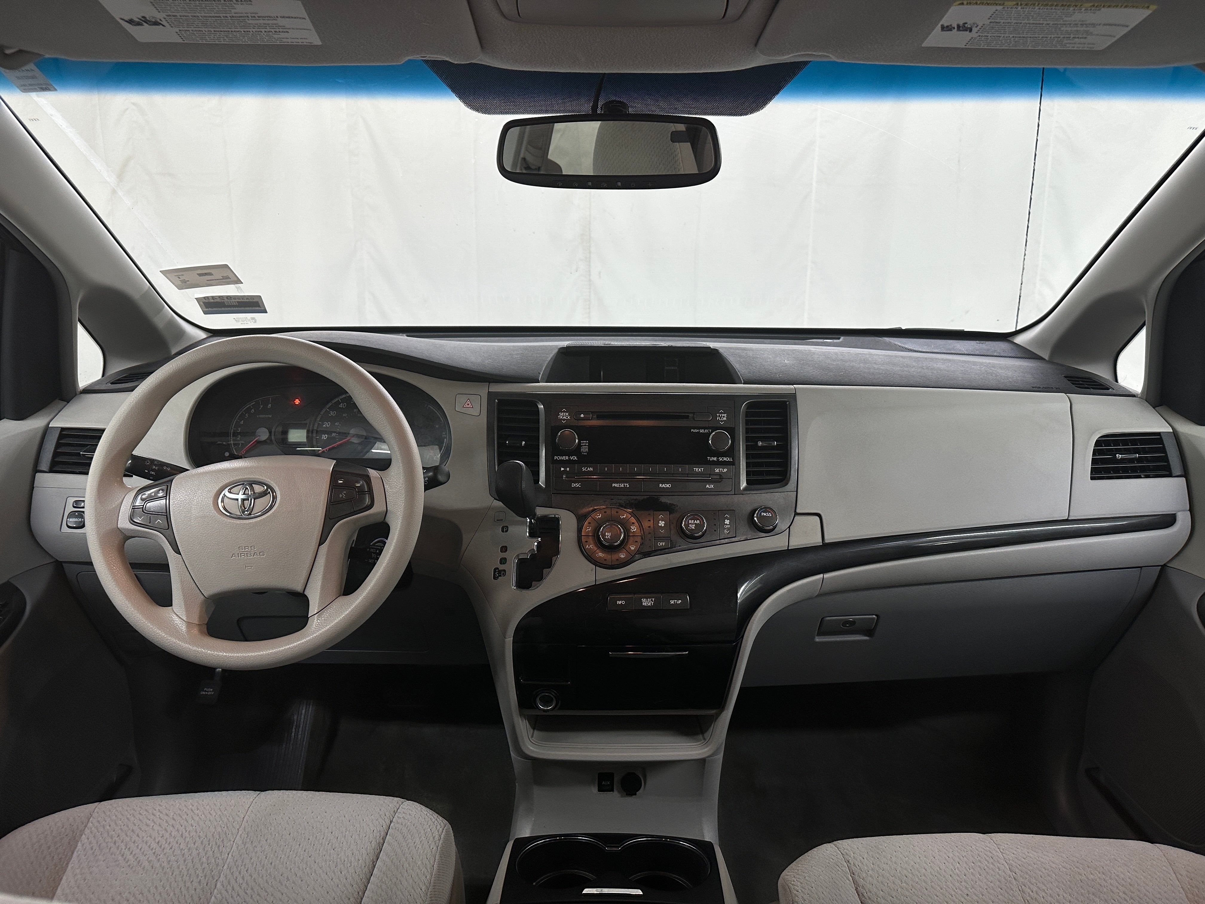 2012 Toyota Sienna LE 3