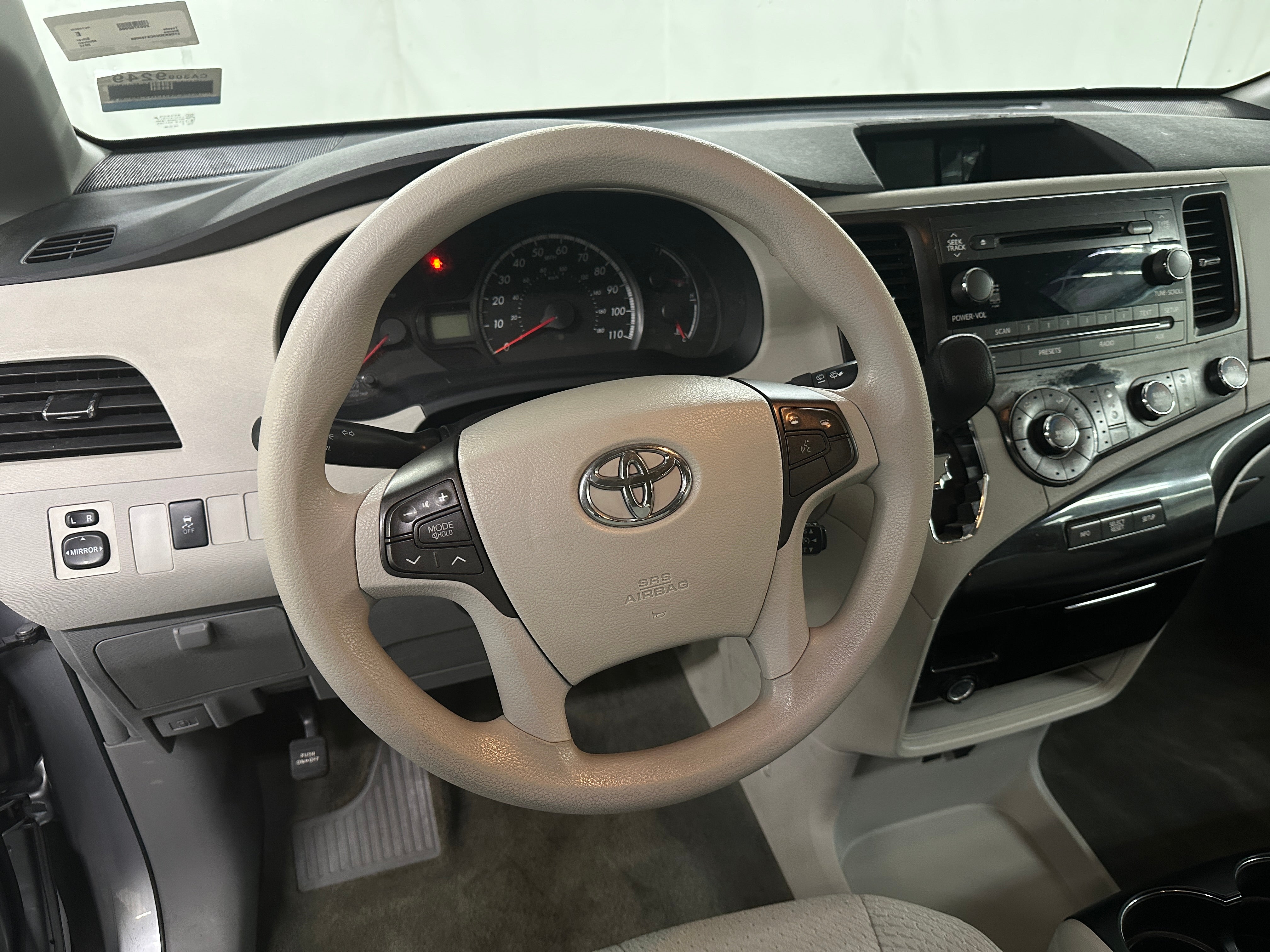 2012 Toyota Sienna LE 5