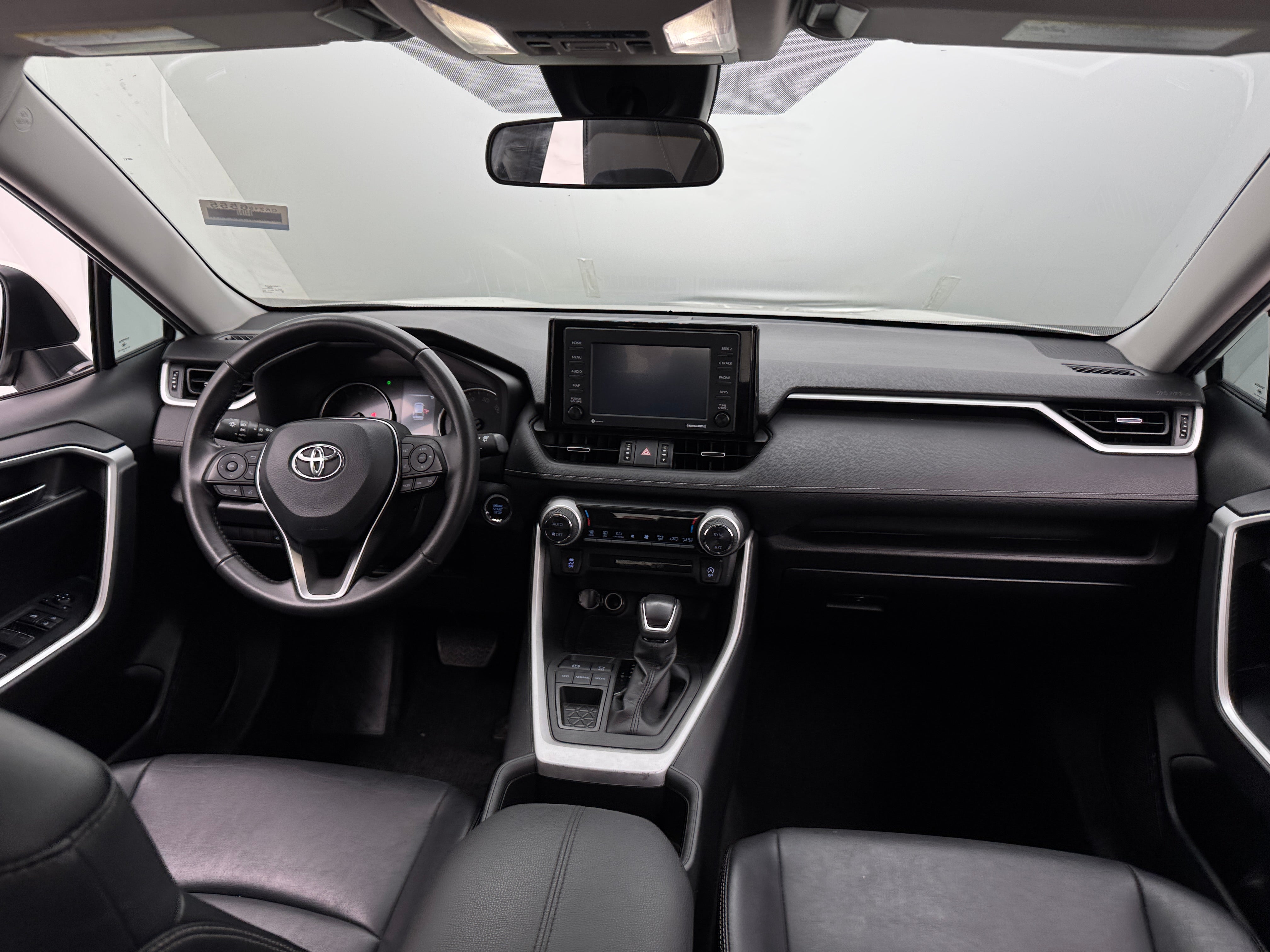 2022 Toyota RAV4 XLE Premium 3
