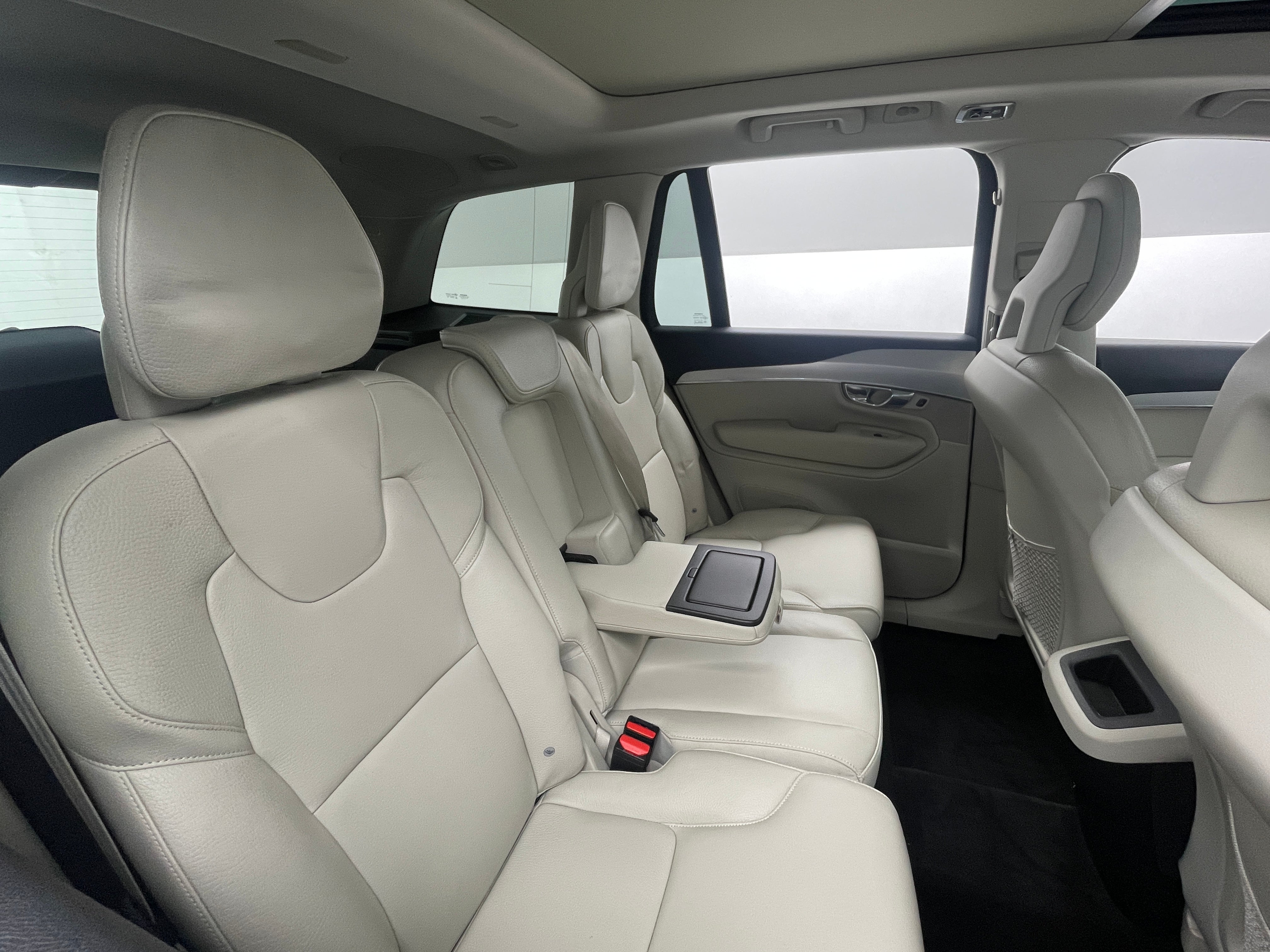 2017 Volvo XC90 T5 Momentum 5