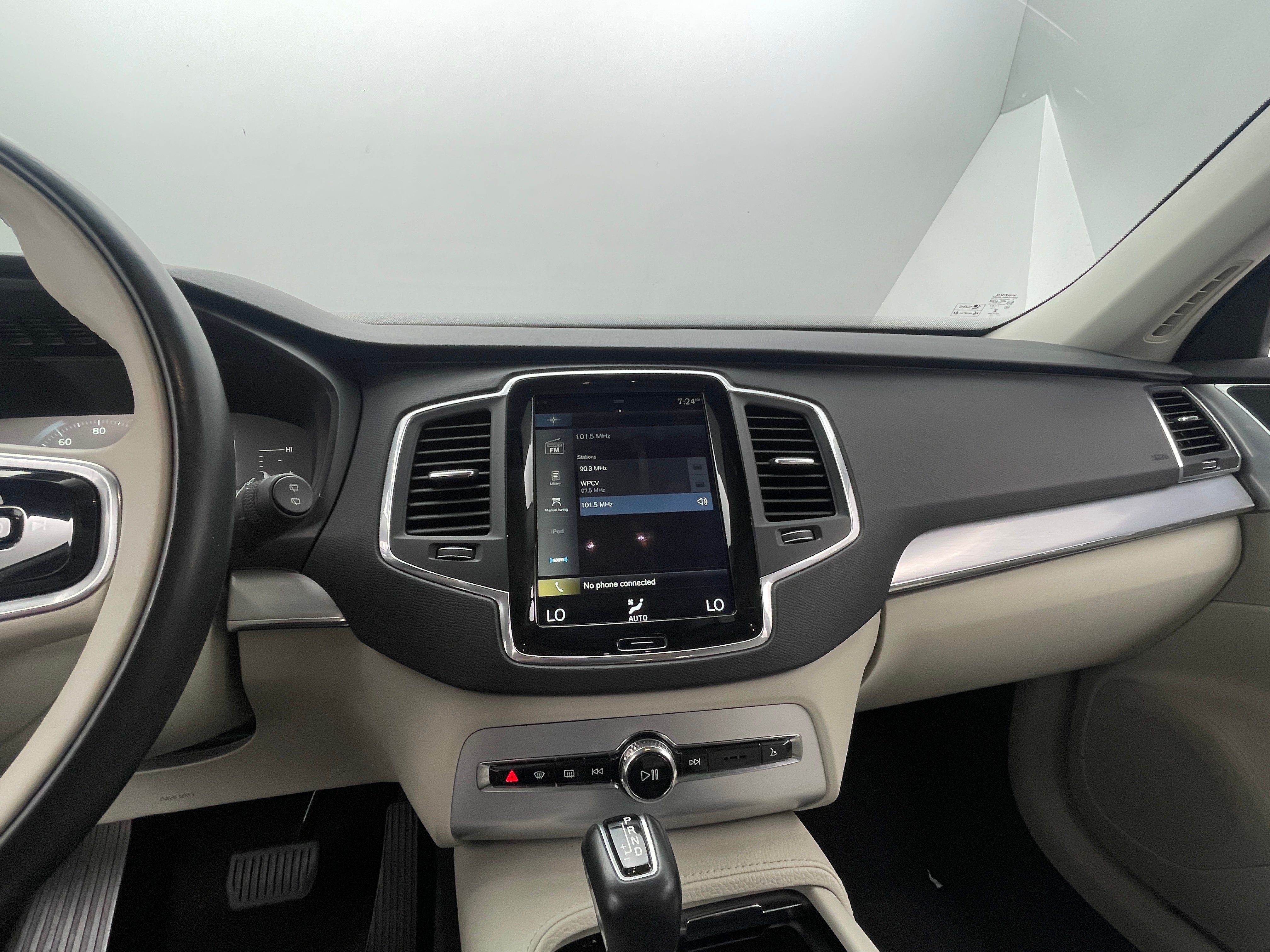 2017 Volvo XC90 T5 Momentum 3