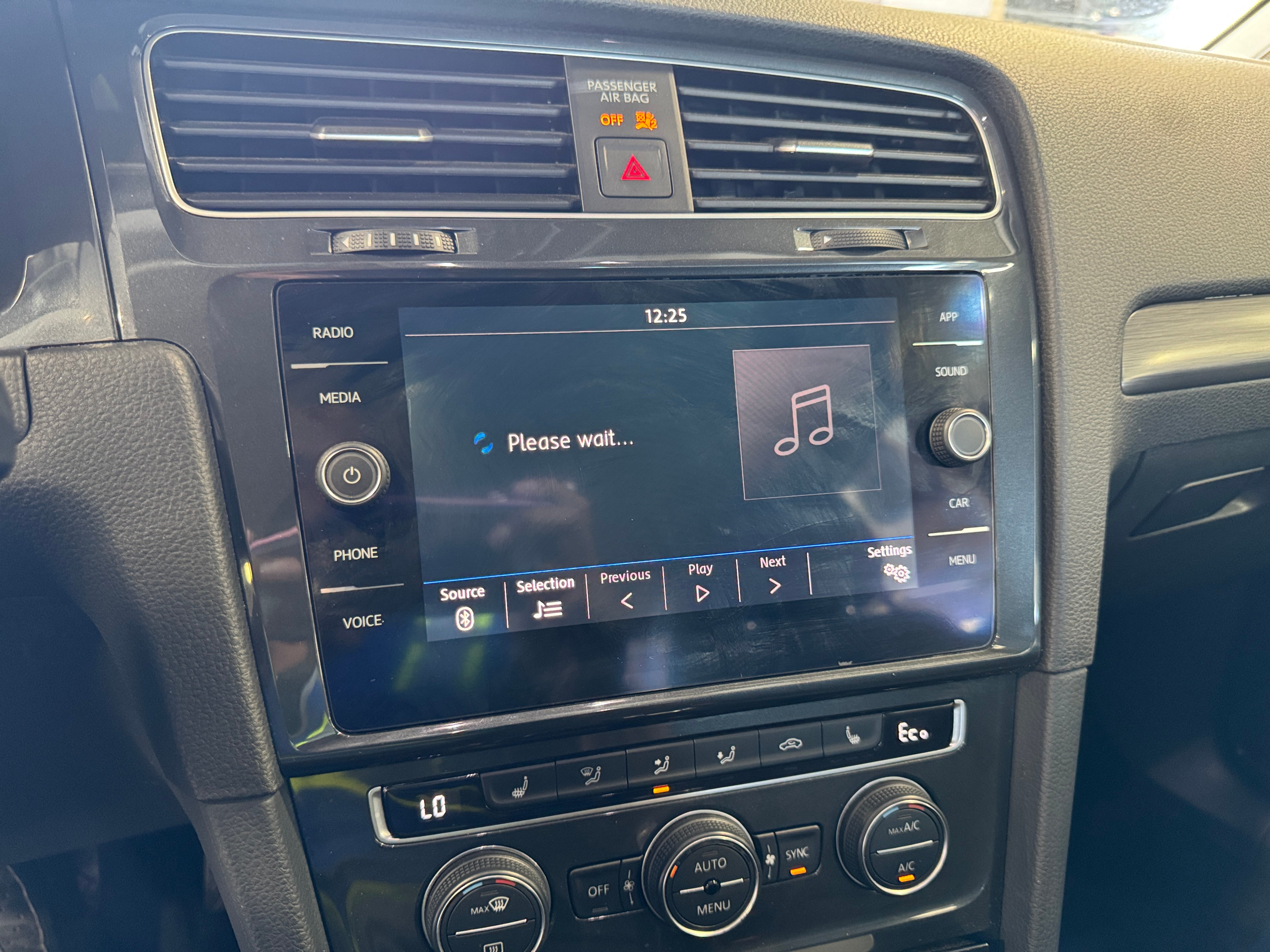 2019 Volkswagen e-Golf SE 4