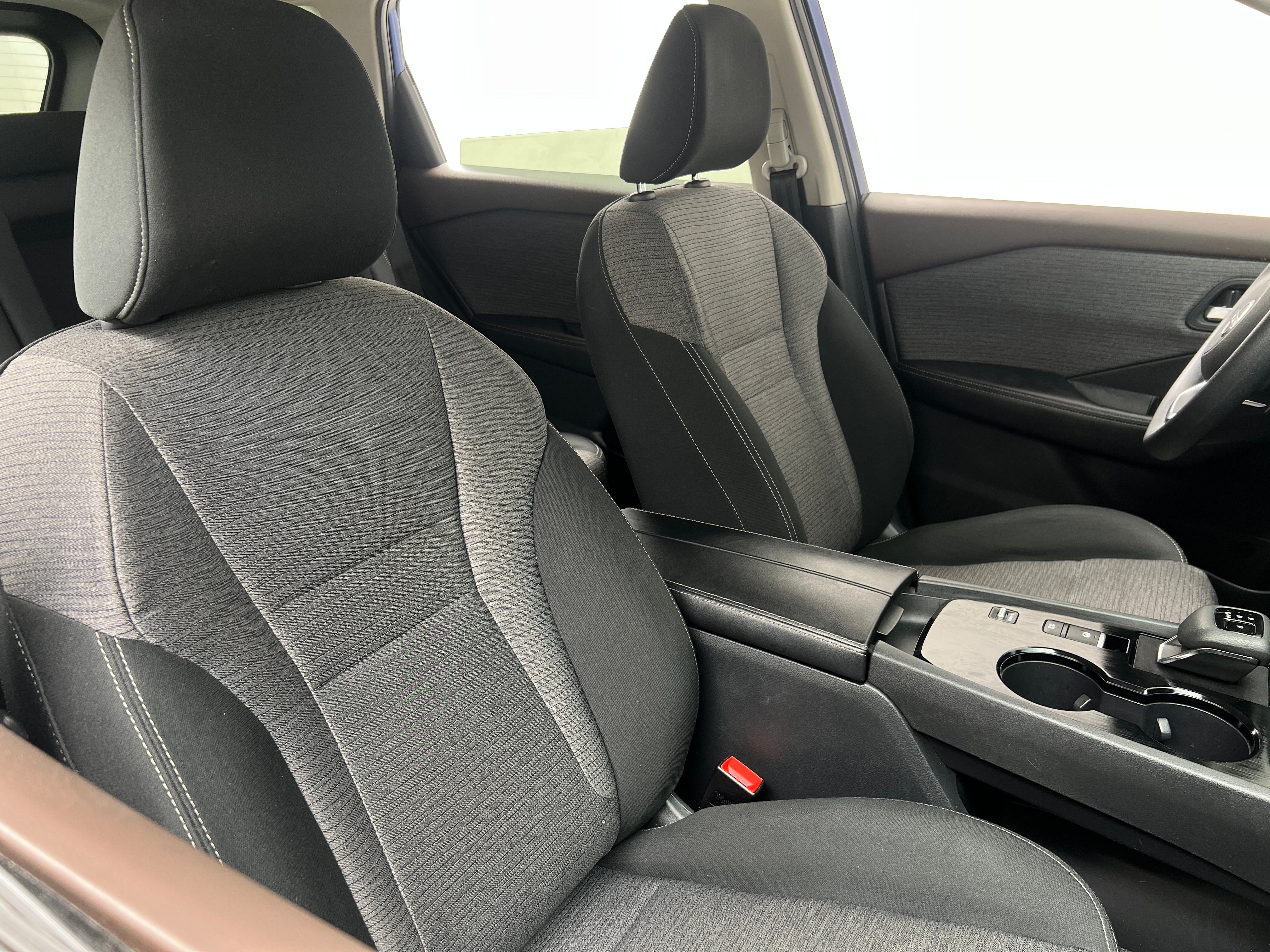 2023 Nissan Rogue SV 2