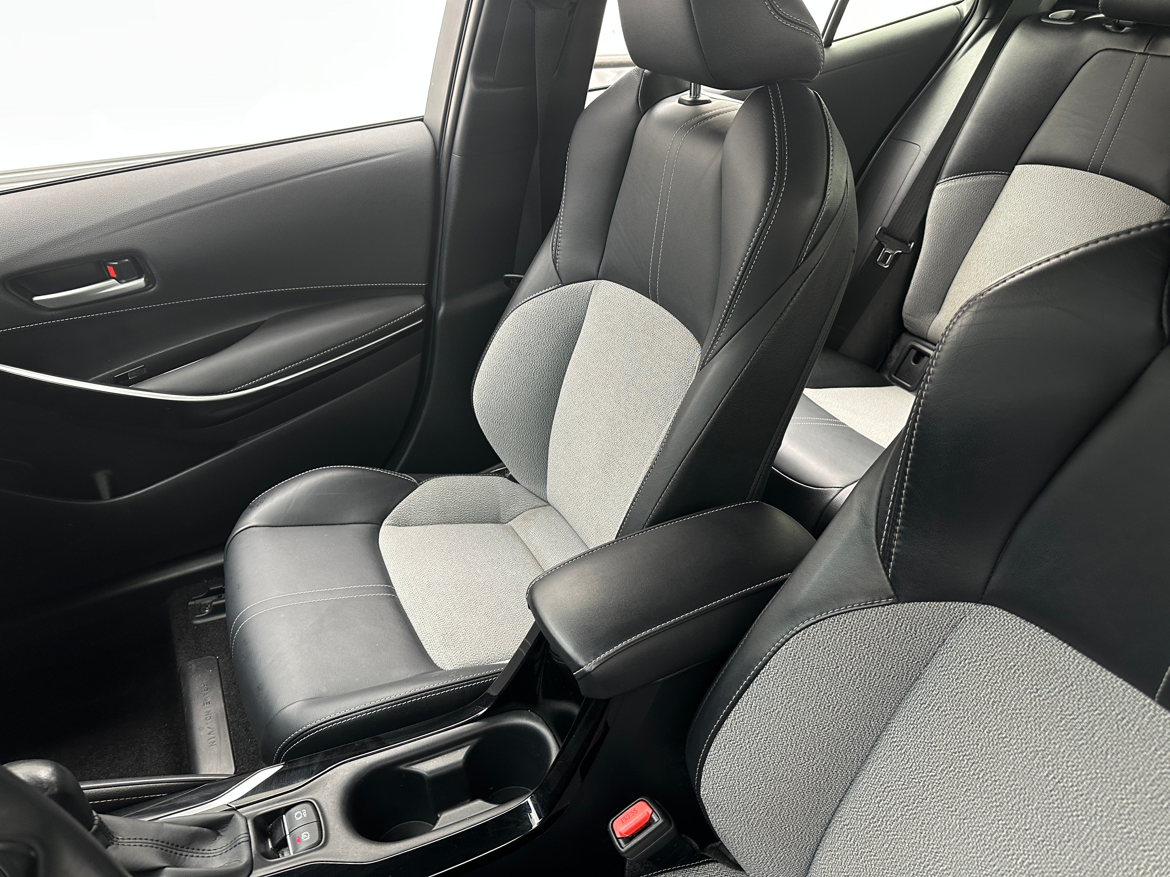 2021 Toyota Corolla XSE 2