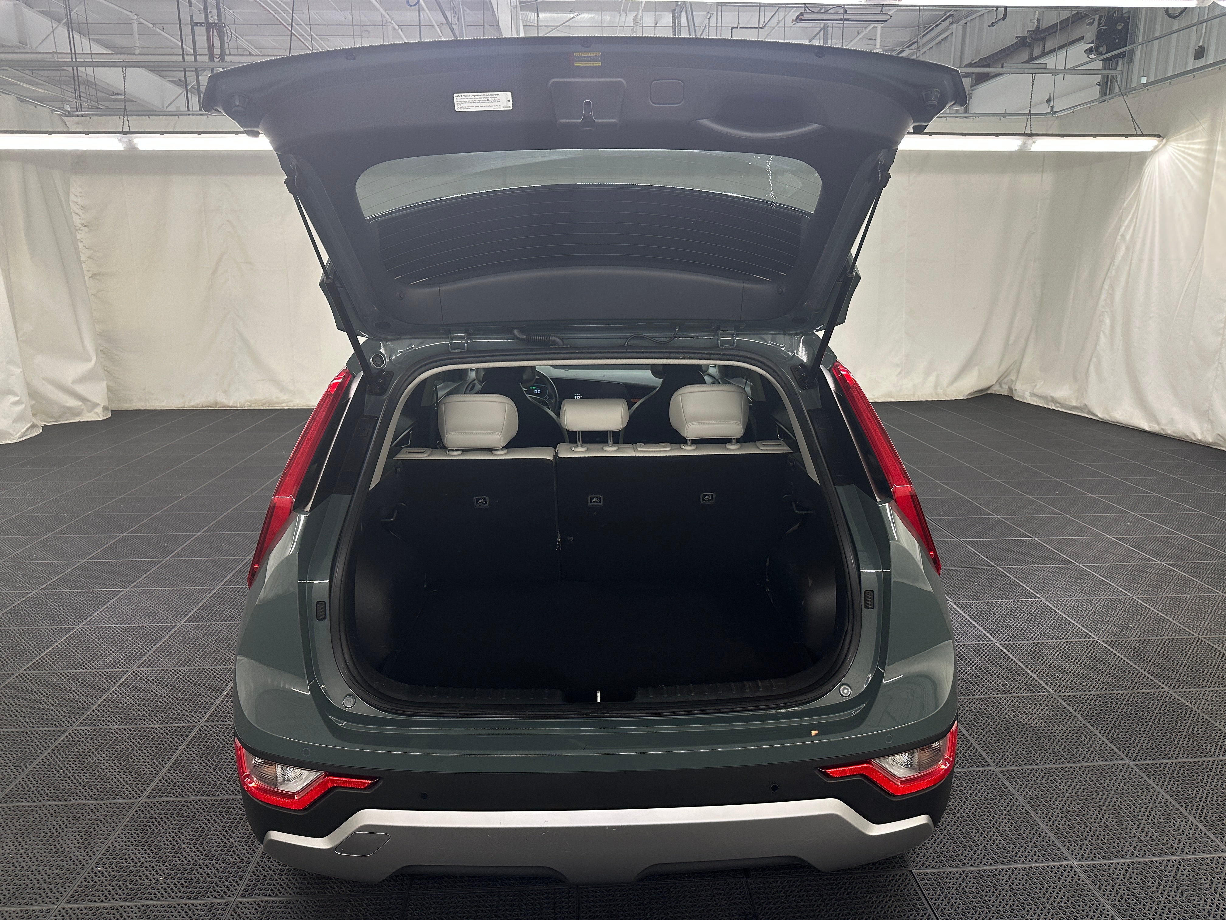 2023 Kia Niro EX 6