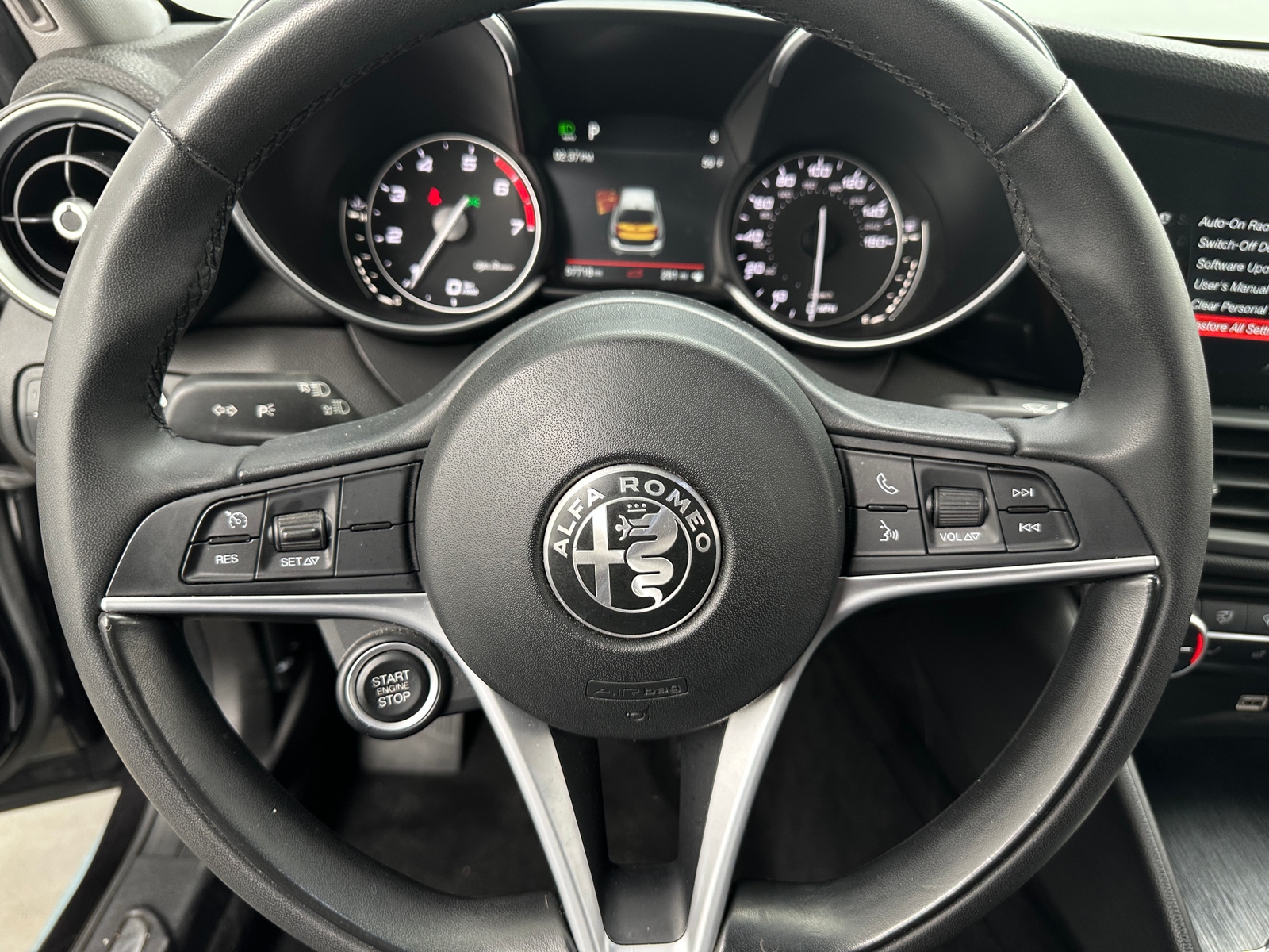 Thumbnail: 2019 Alfa Romeo Giulia - 5