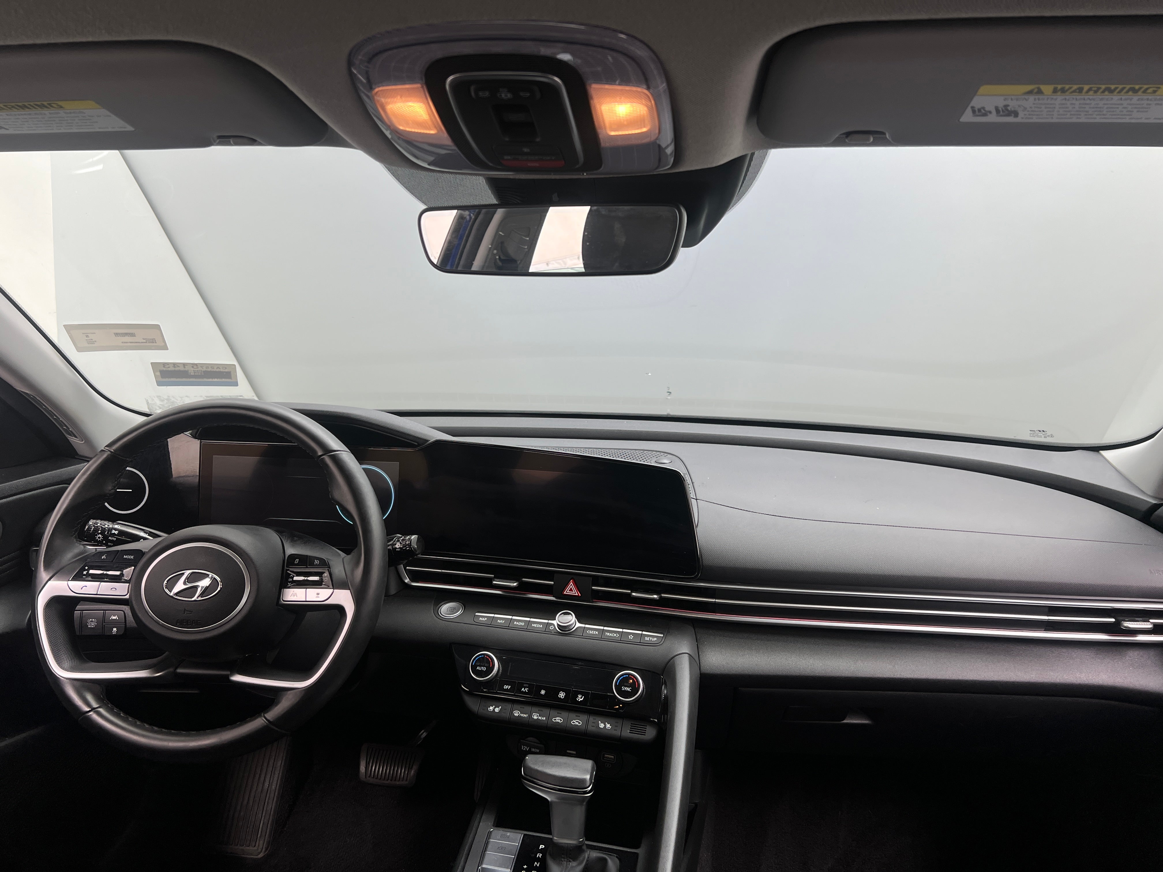 2022 Hyundai Elantra Limited Edition 2