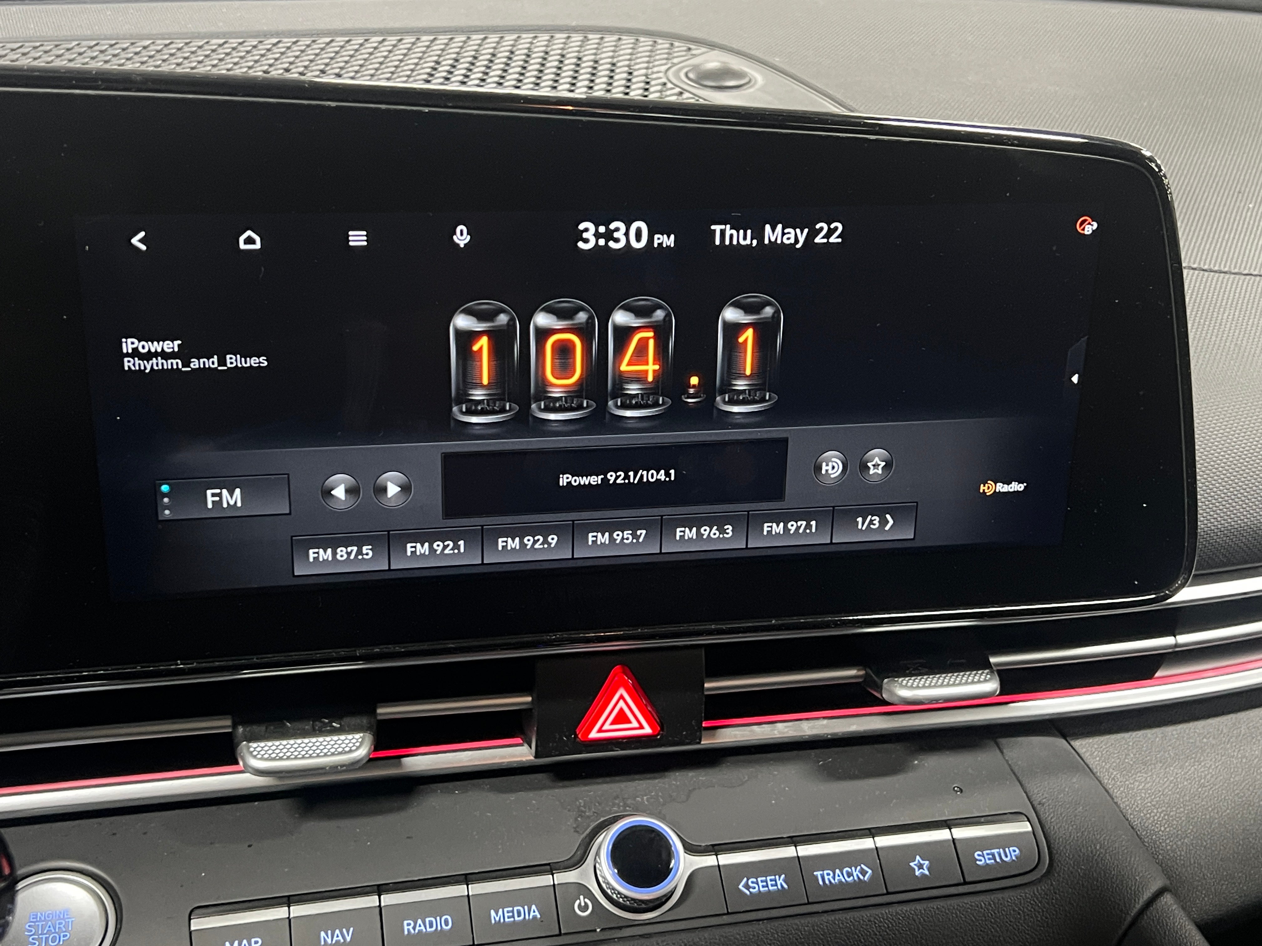 2022 Hyundai Elantra Limited Edition 3