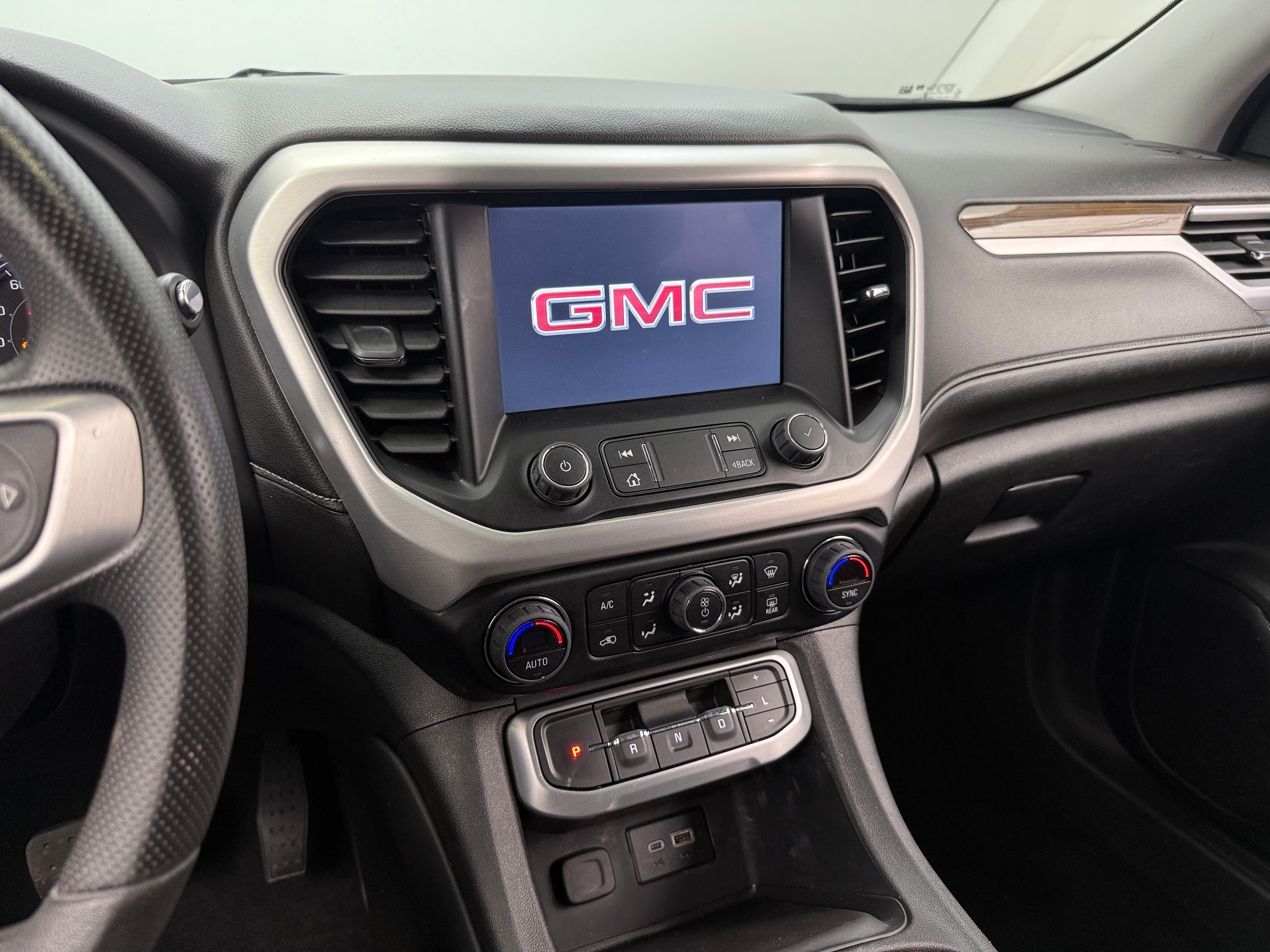 2023 GMC Acadia SLE 4
