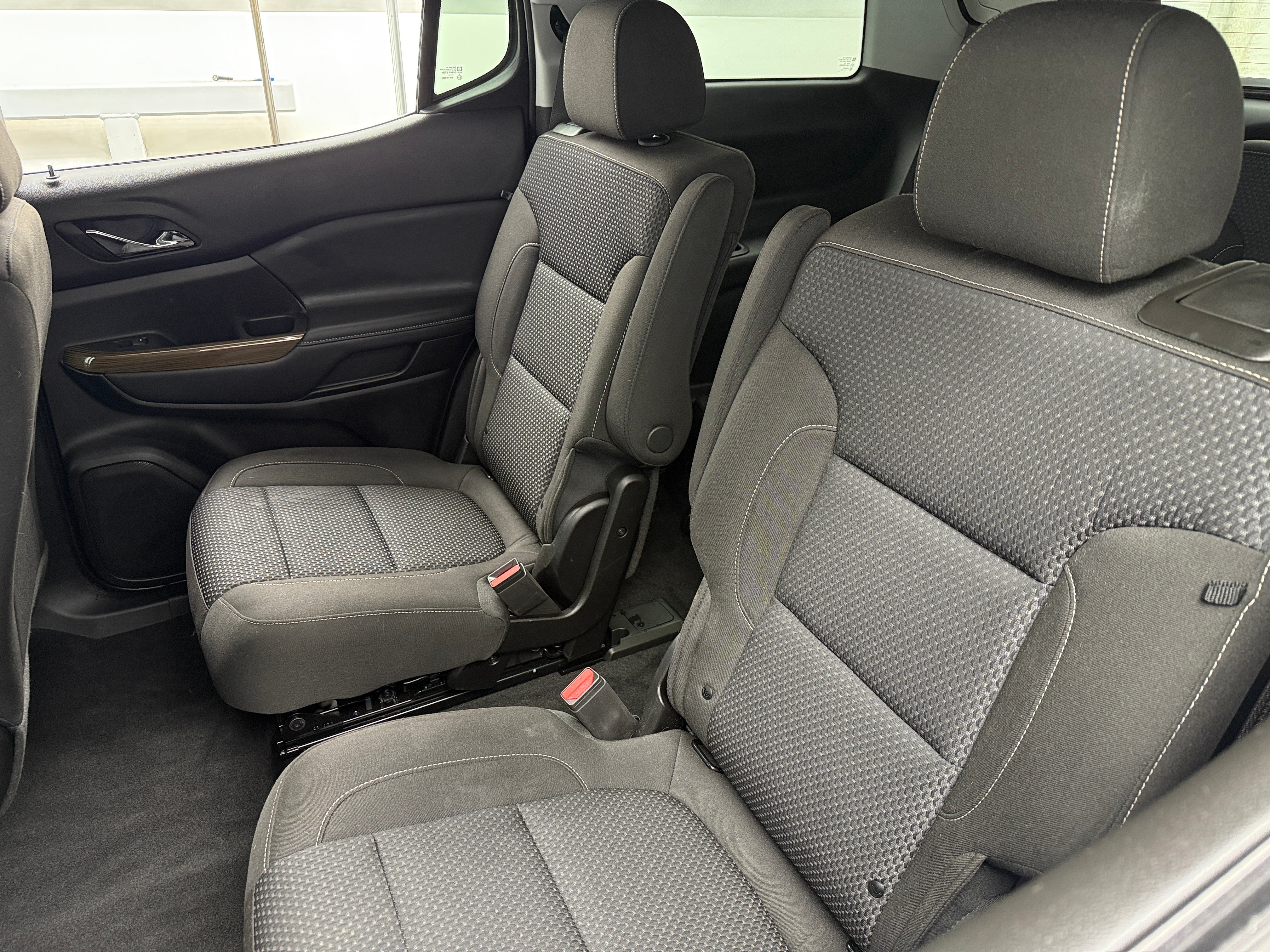 2023 GMC Acadia SLE 6